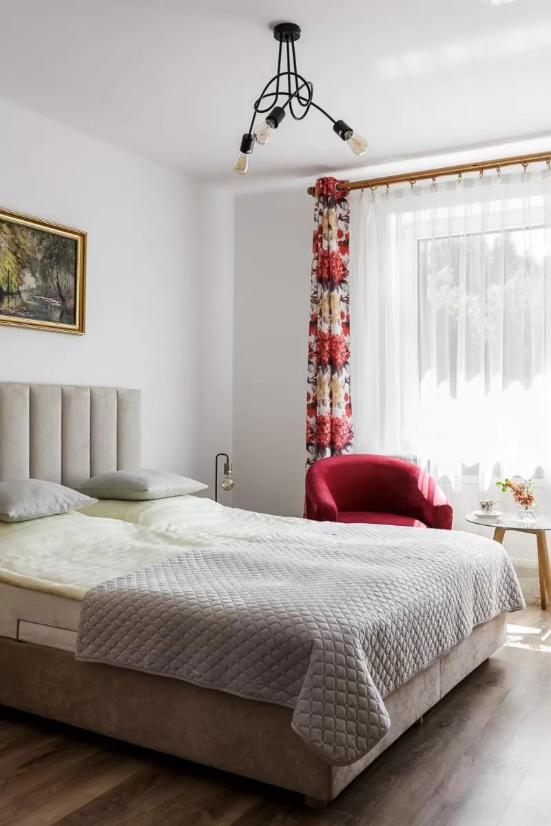 Photo of the whole room, Bed in Karina