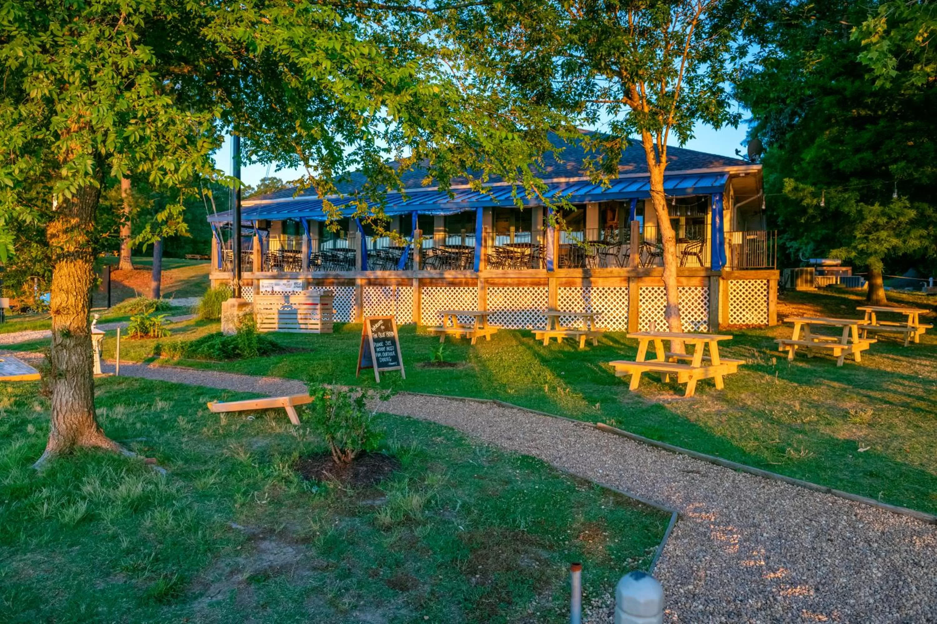 Restaurant/places to eat in Rivers Rest Resort