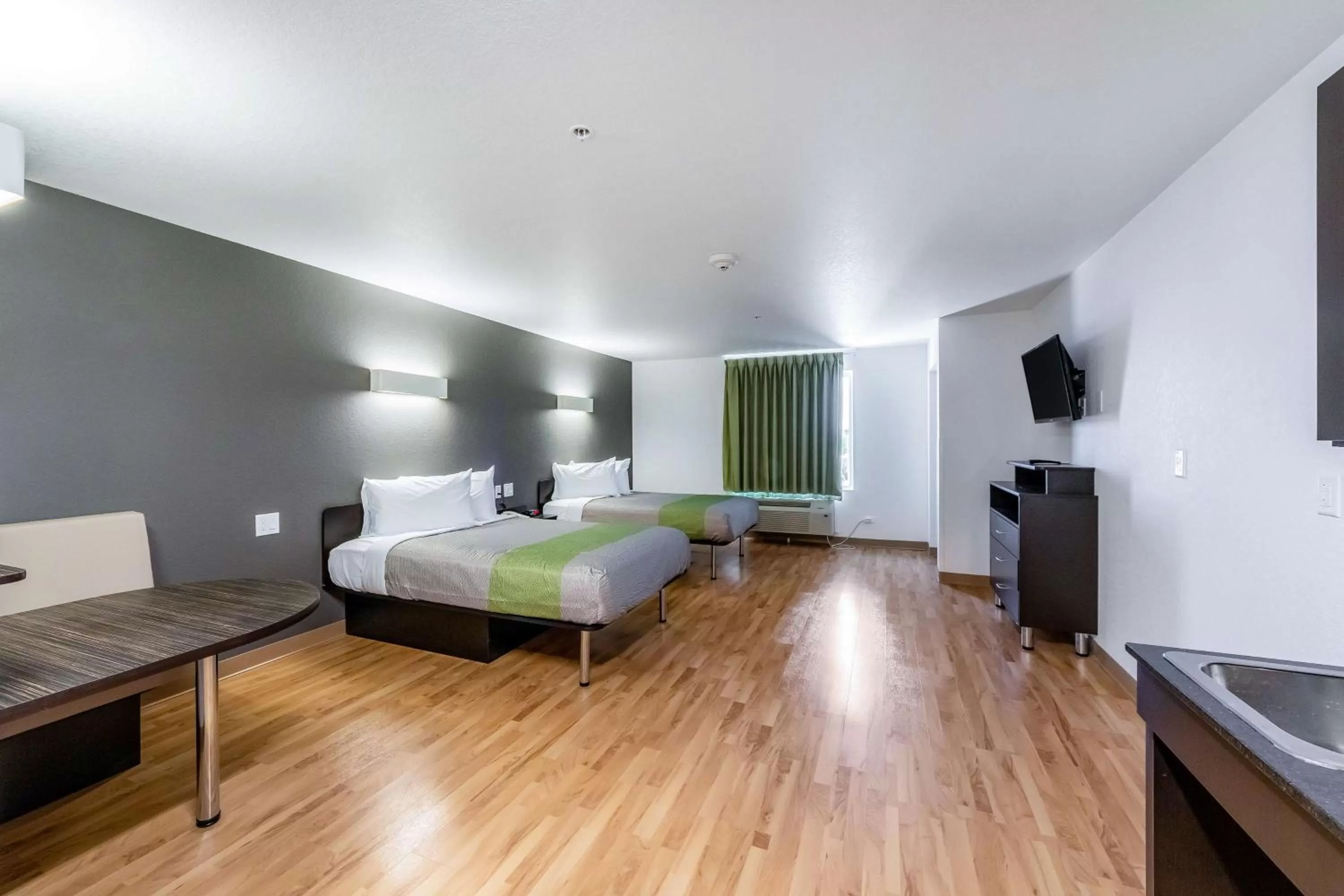 TV and multimedia, Bed in Studio 6-San Marcos, TX