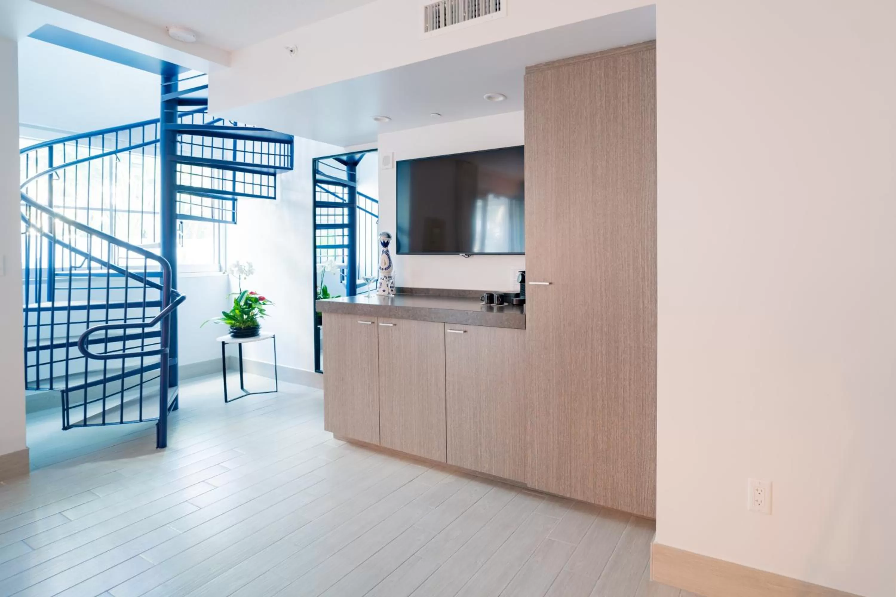 TV and multimedia in The Sagamore Hotel South Beach