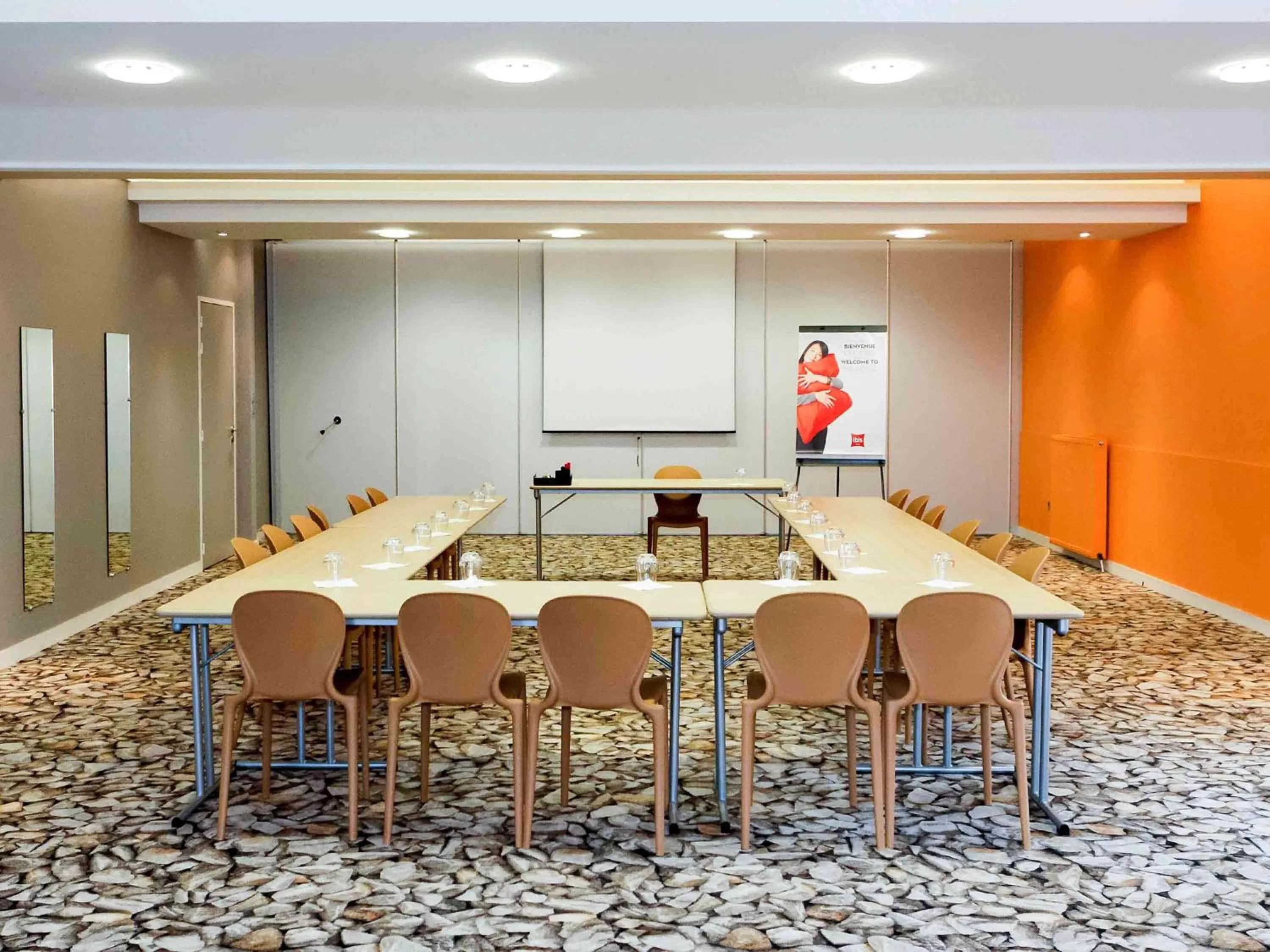 On site in ibis La Roche Sur Yon Vendespace