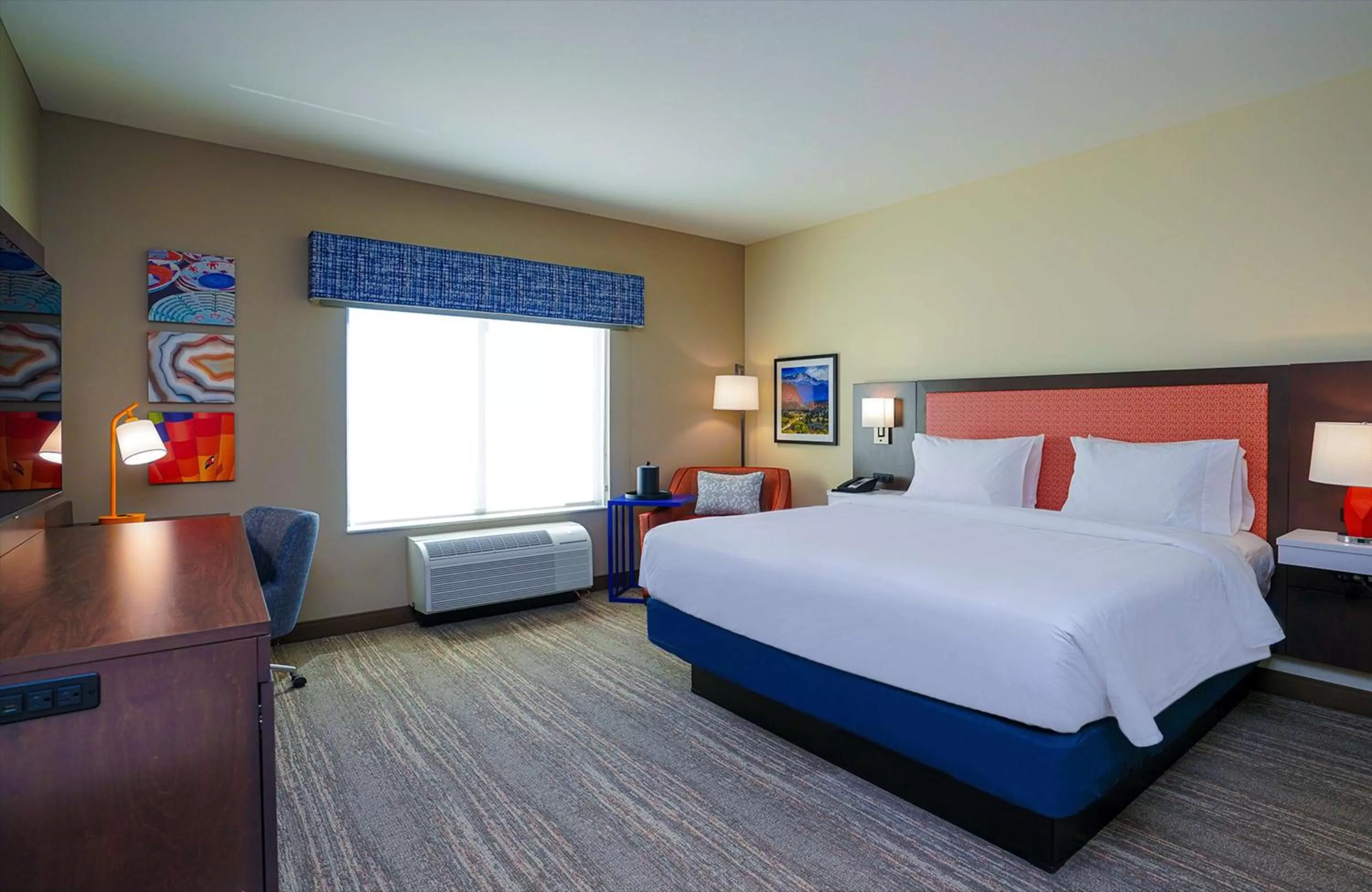 Bedroom, Bed in Hampton Inn Colorado Springs I-25 Central