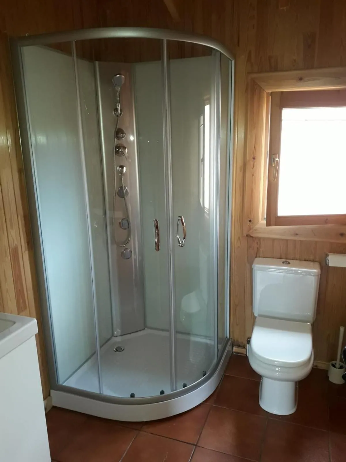 Shower in Sabiñanigo Camp & Hotel