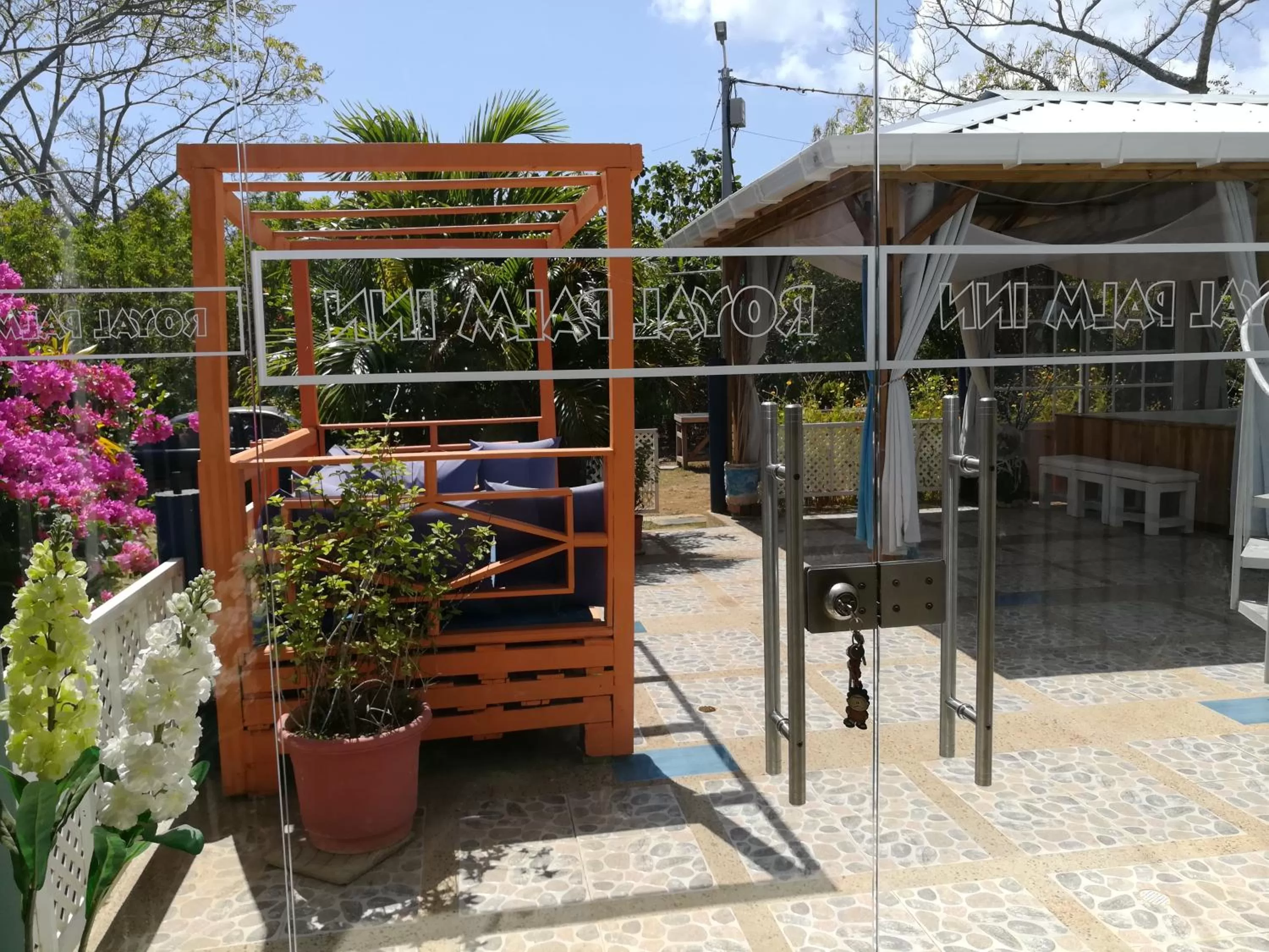 Patio in Casa Royal Palm Inn