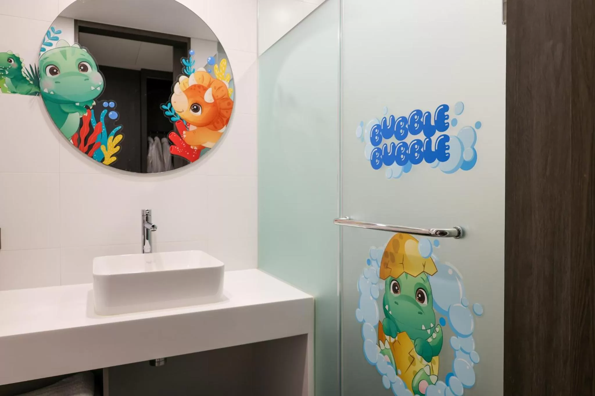 Swimming pool in Nine Tree by Parnas Seoul Pangyo