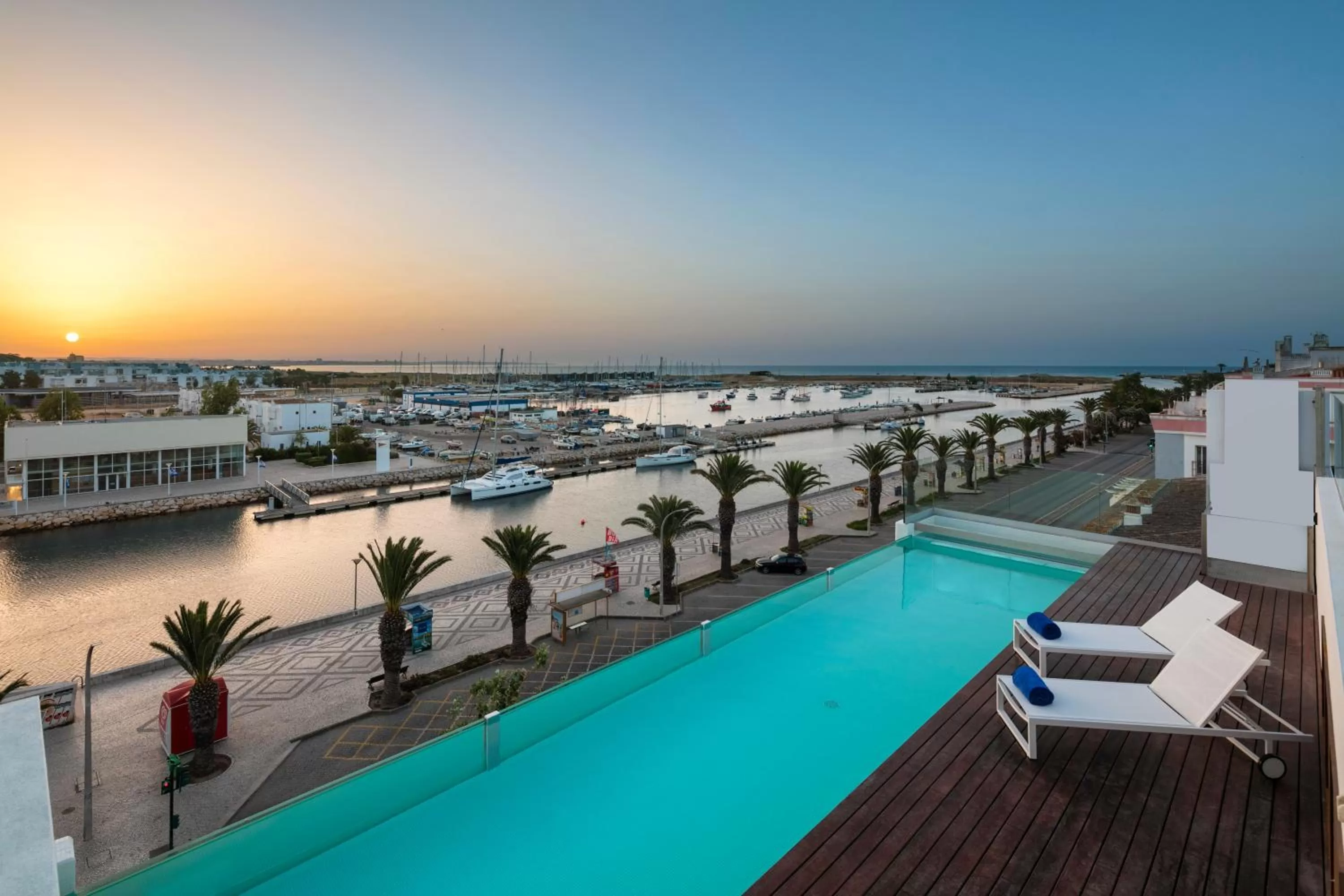 Pool view in Lagos Avenida Hotel