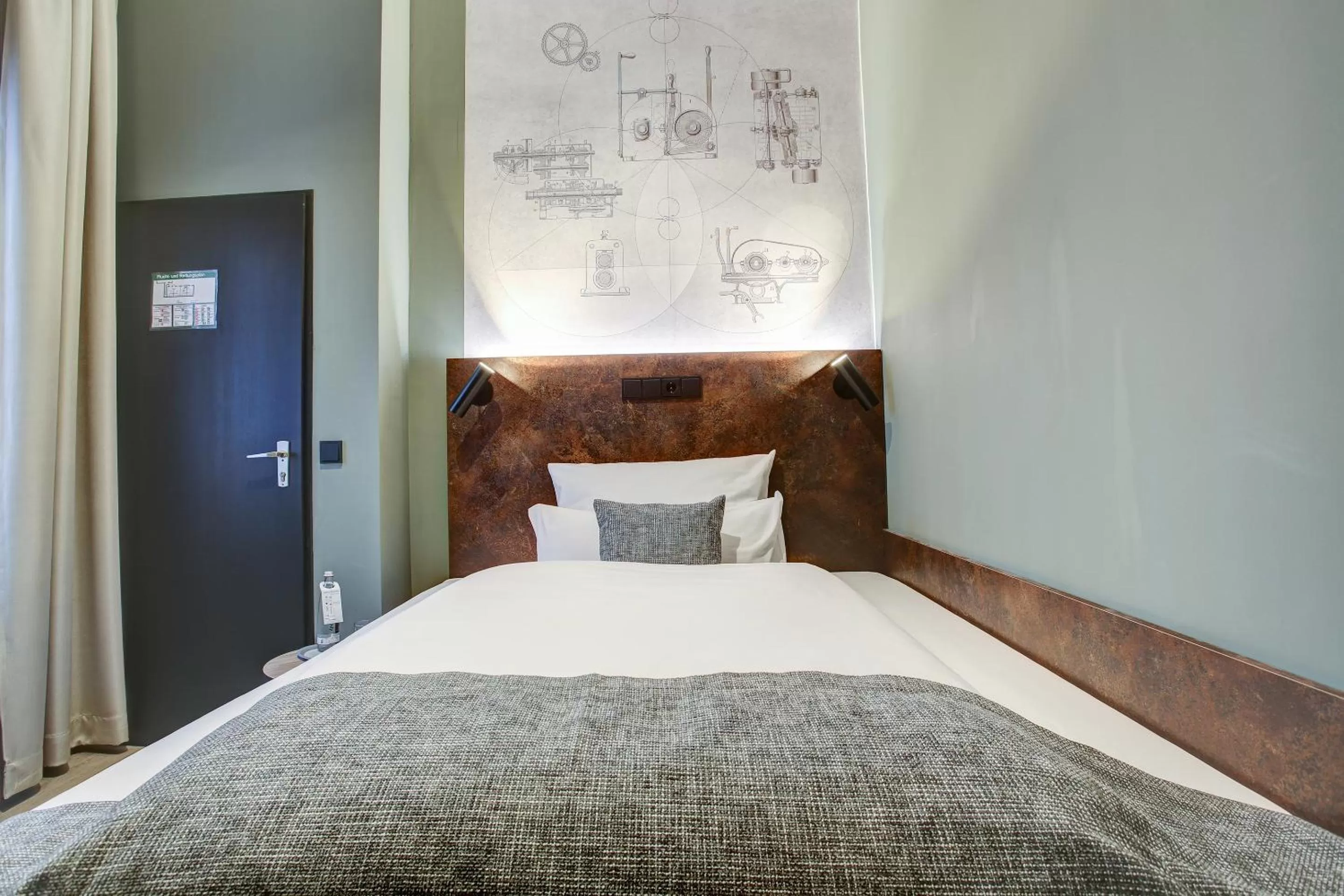 Photo of the whole room, Bed in Boutique Essen City