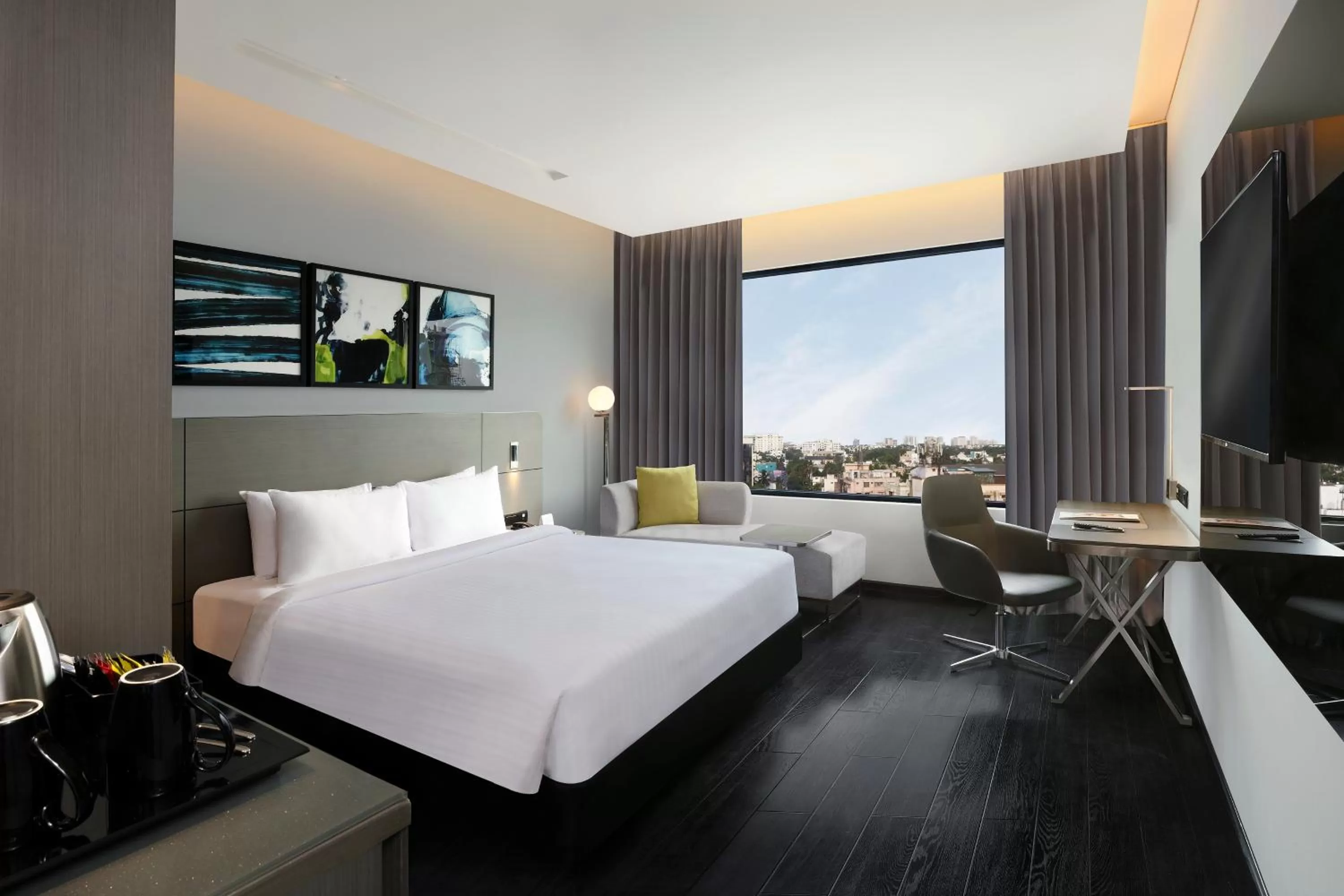 Bedroom, Bed in Novotel Chennai Chamiers Road