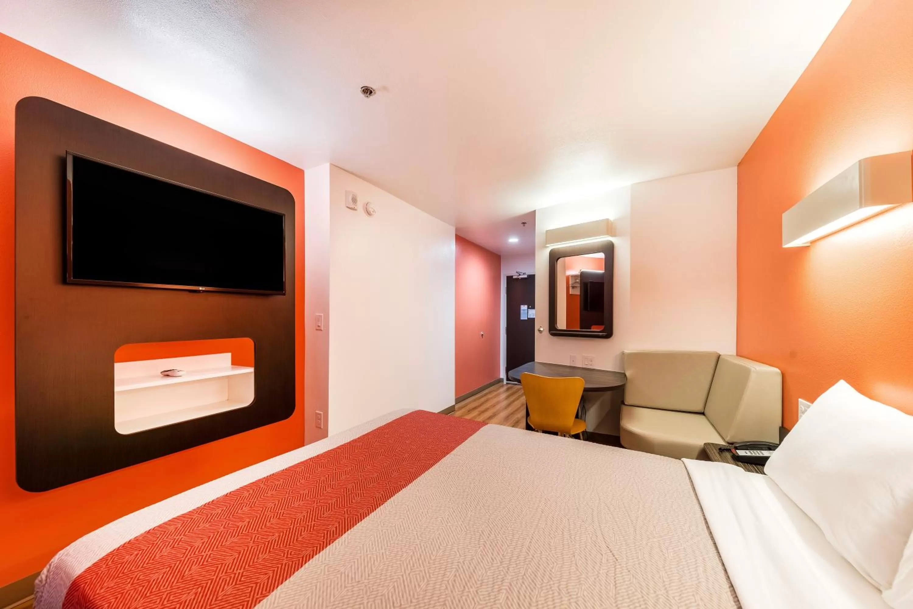 Bedroom, Bed in Motel 6 Fort Worth, TX - North - Saginaw