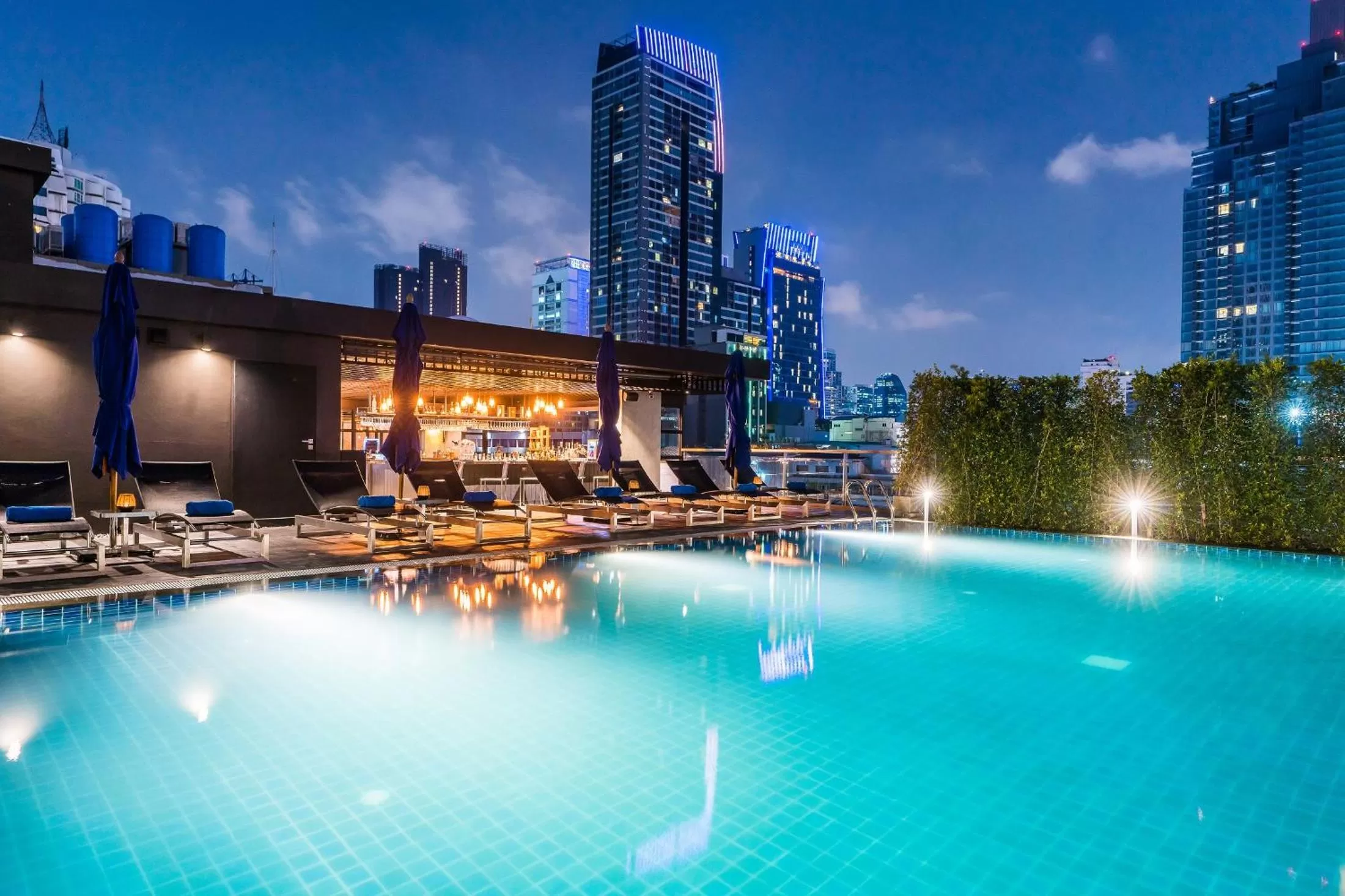 Swimming pool in The Key Premier Hotel Sukhumvit Bangkok