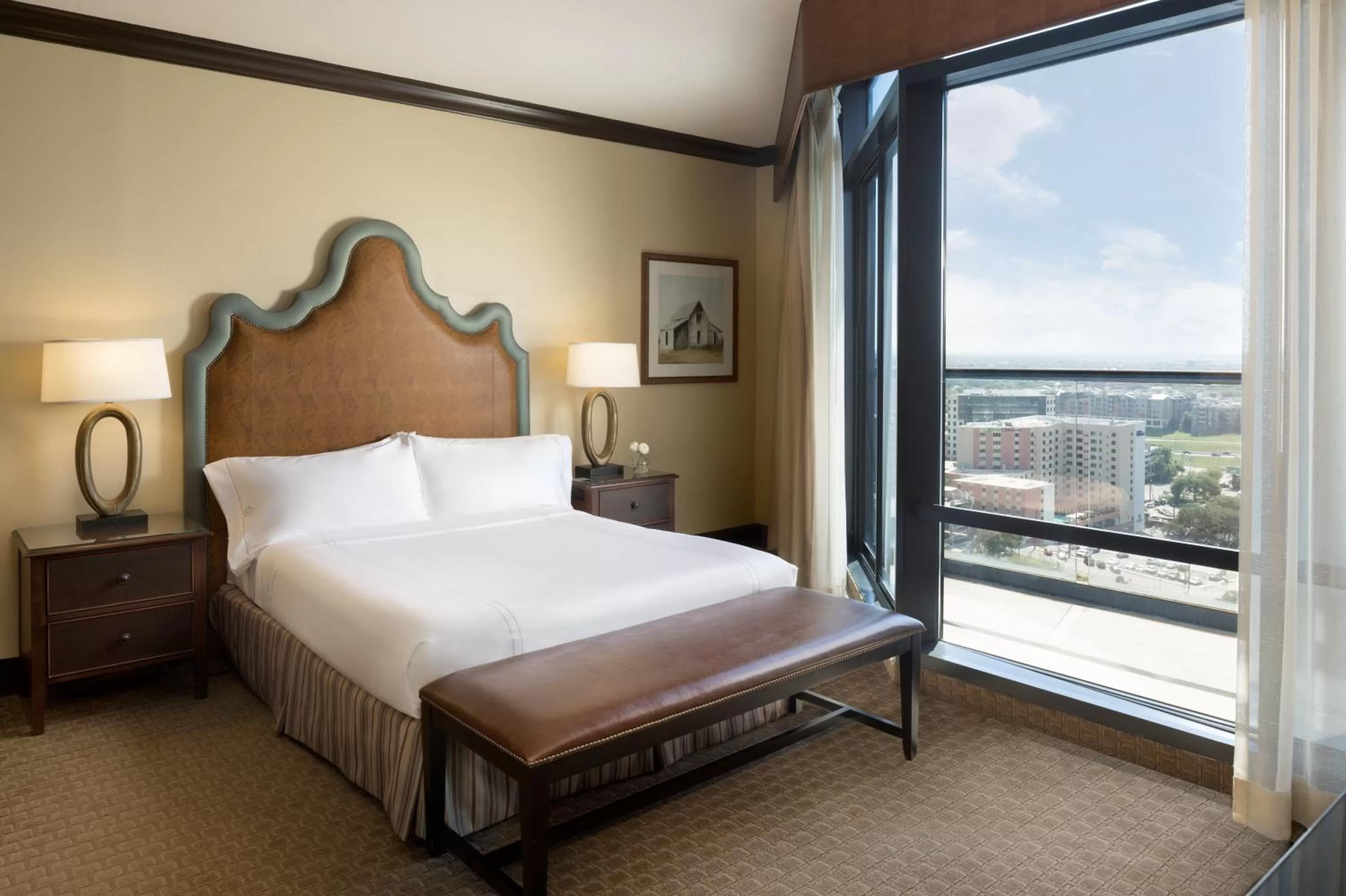 Photo of the whole room, Bed in Omni Austin Hotel Downtown