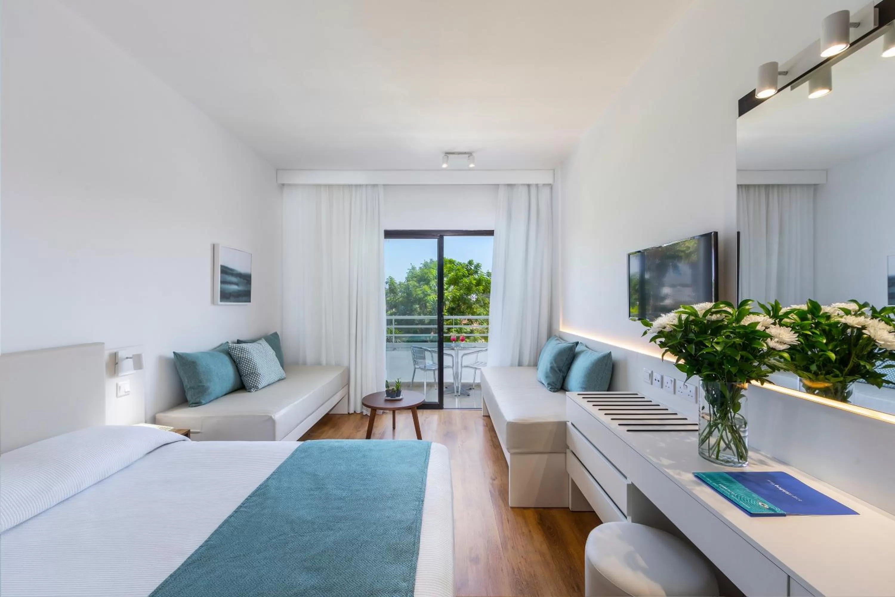 Photo of the whole room, Bed in Louis Phaethon Beach