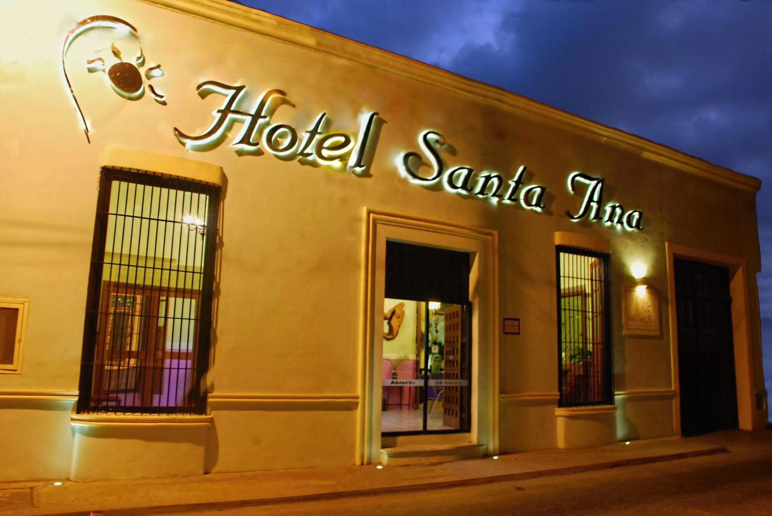 Facade/entrance in Hotel Santa Ana