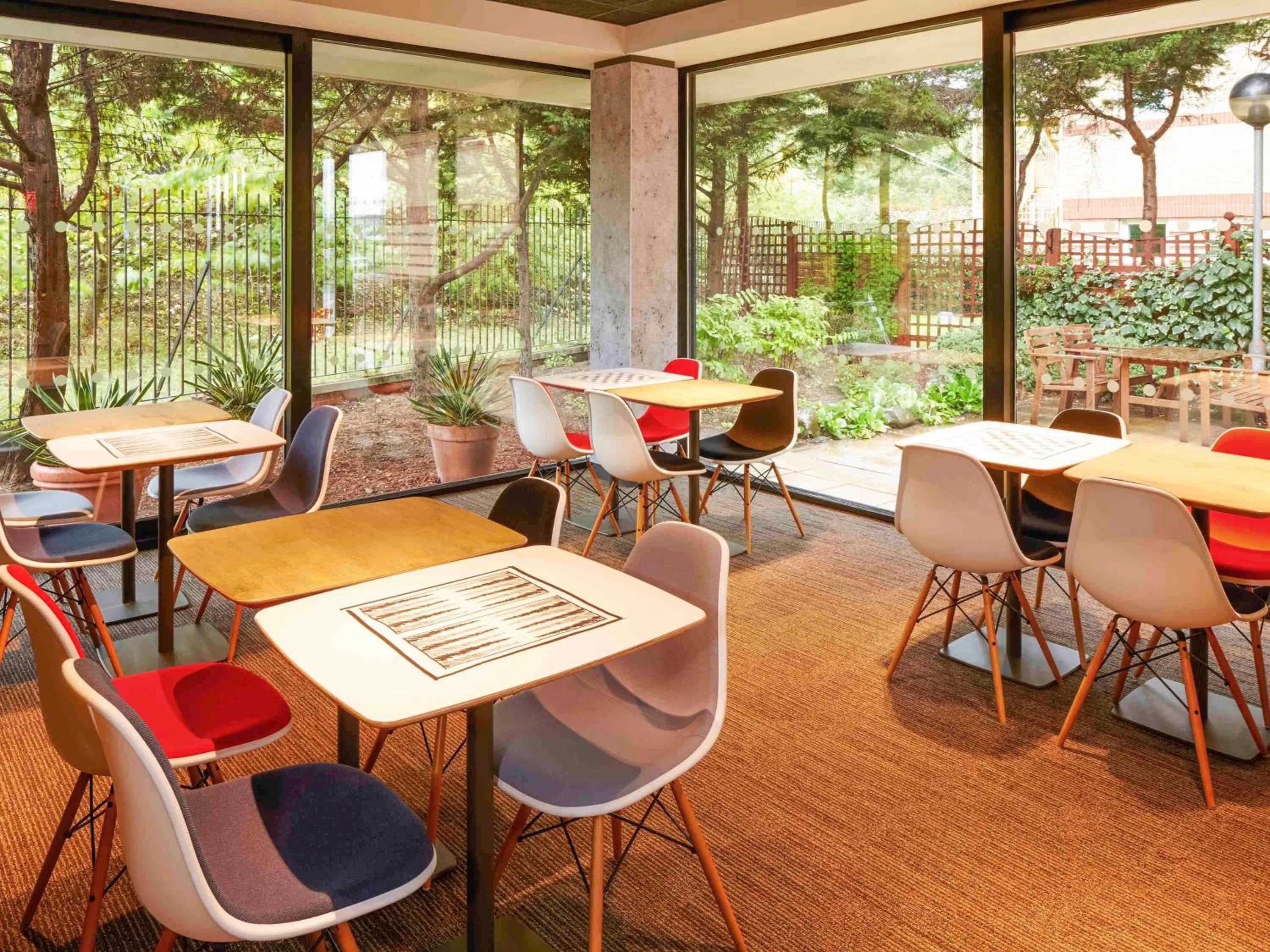 Restaurant/places to eat in ibis London Thurrock M25