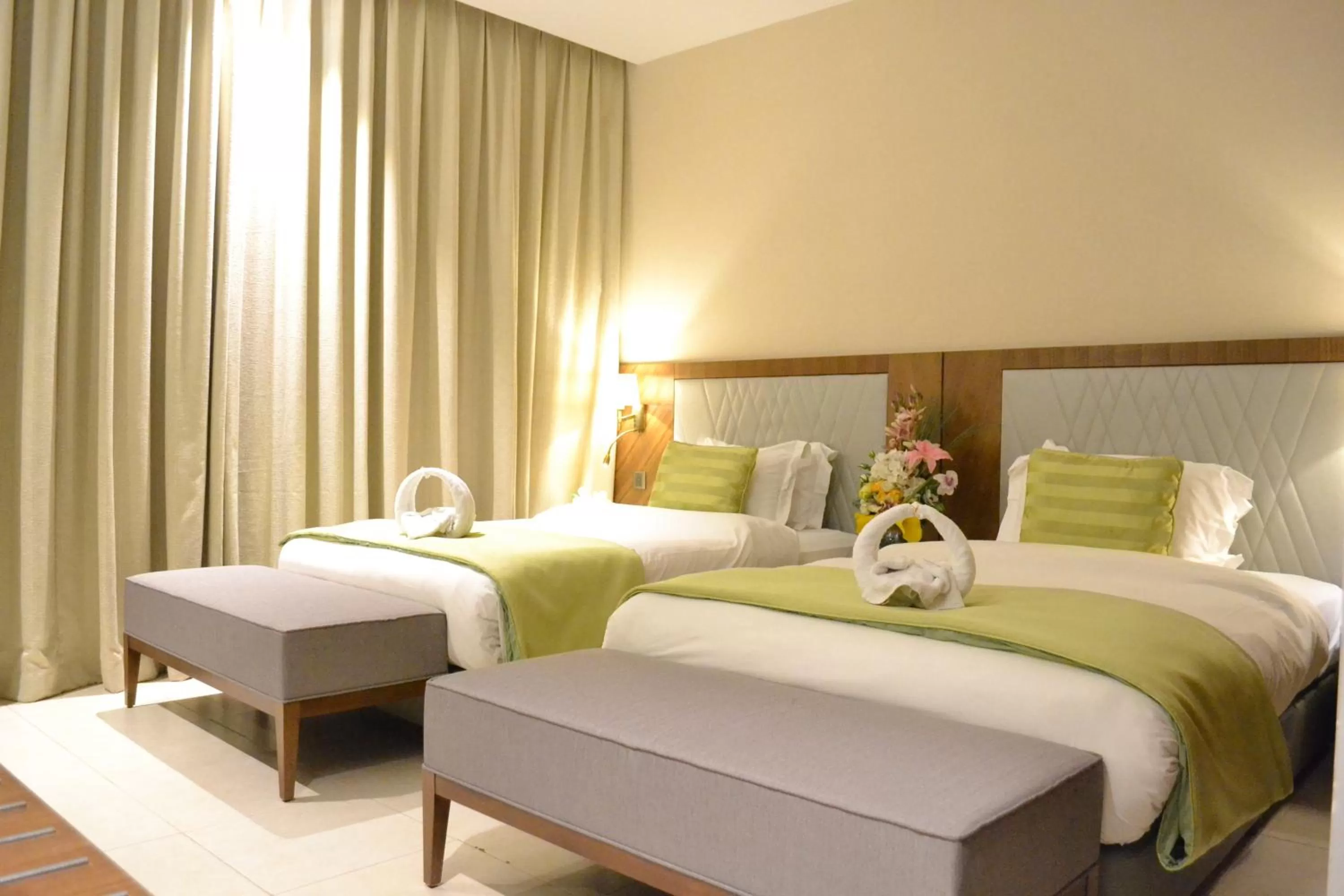 Bedroom, Bed in Ramee Palace Hotel