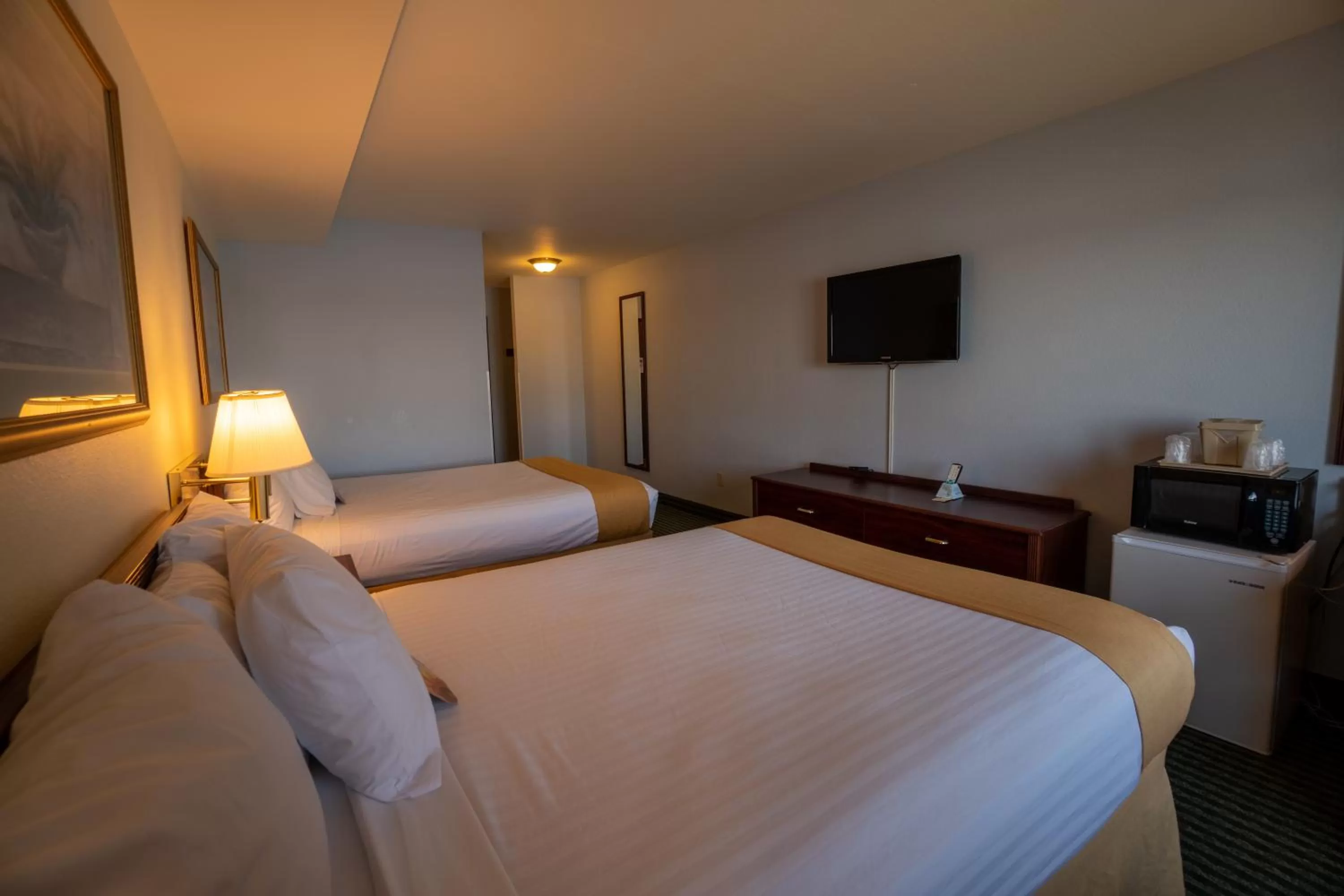 Bed in Clover Island Inn