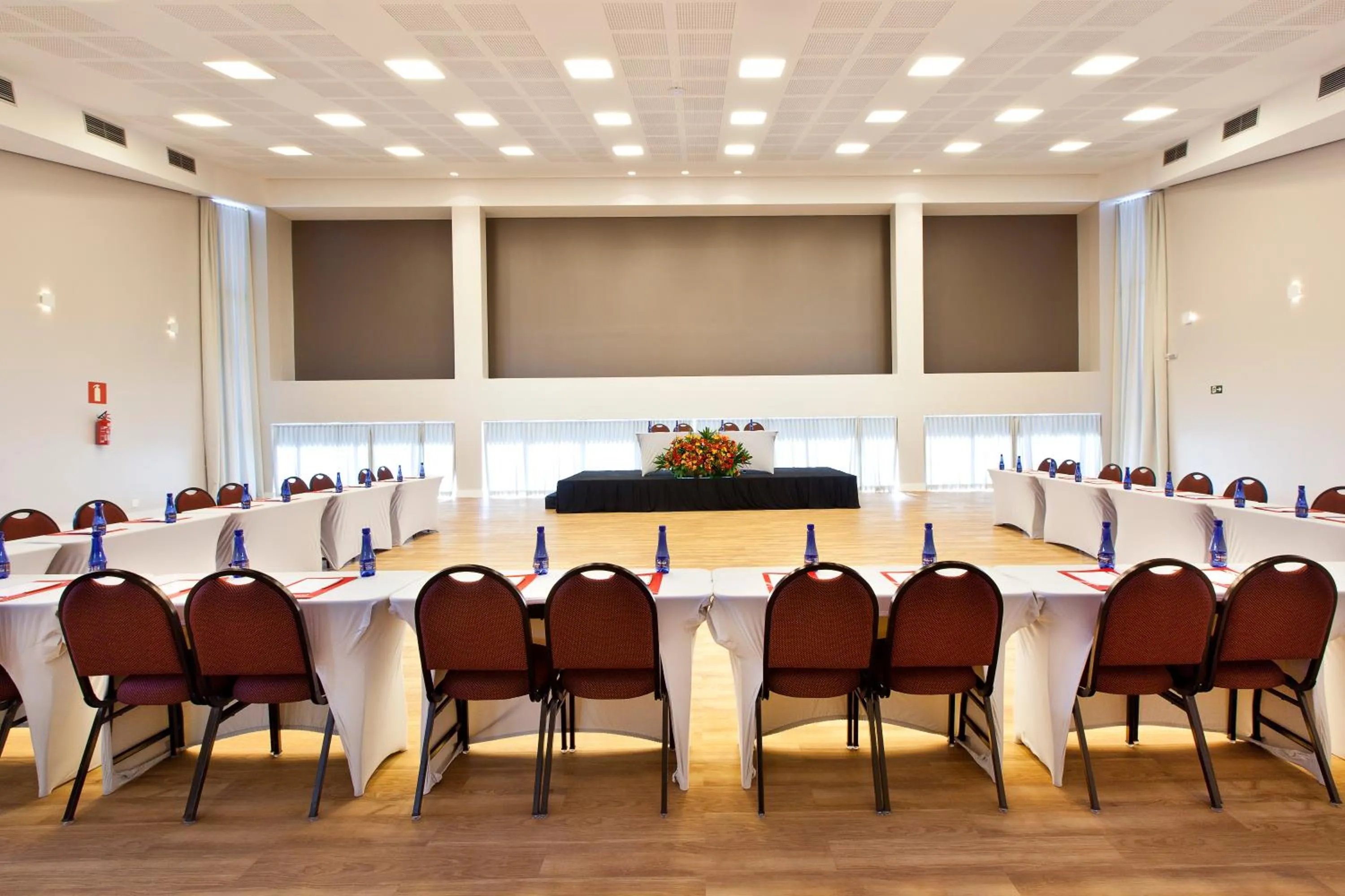 Business facilities in San Diego Suites Veredas Sete Lagoas