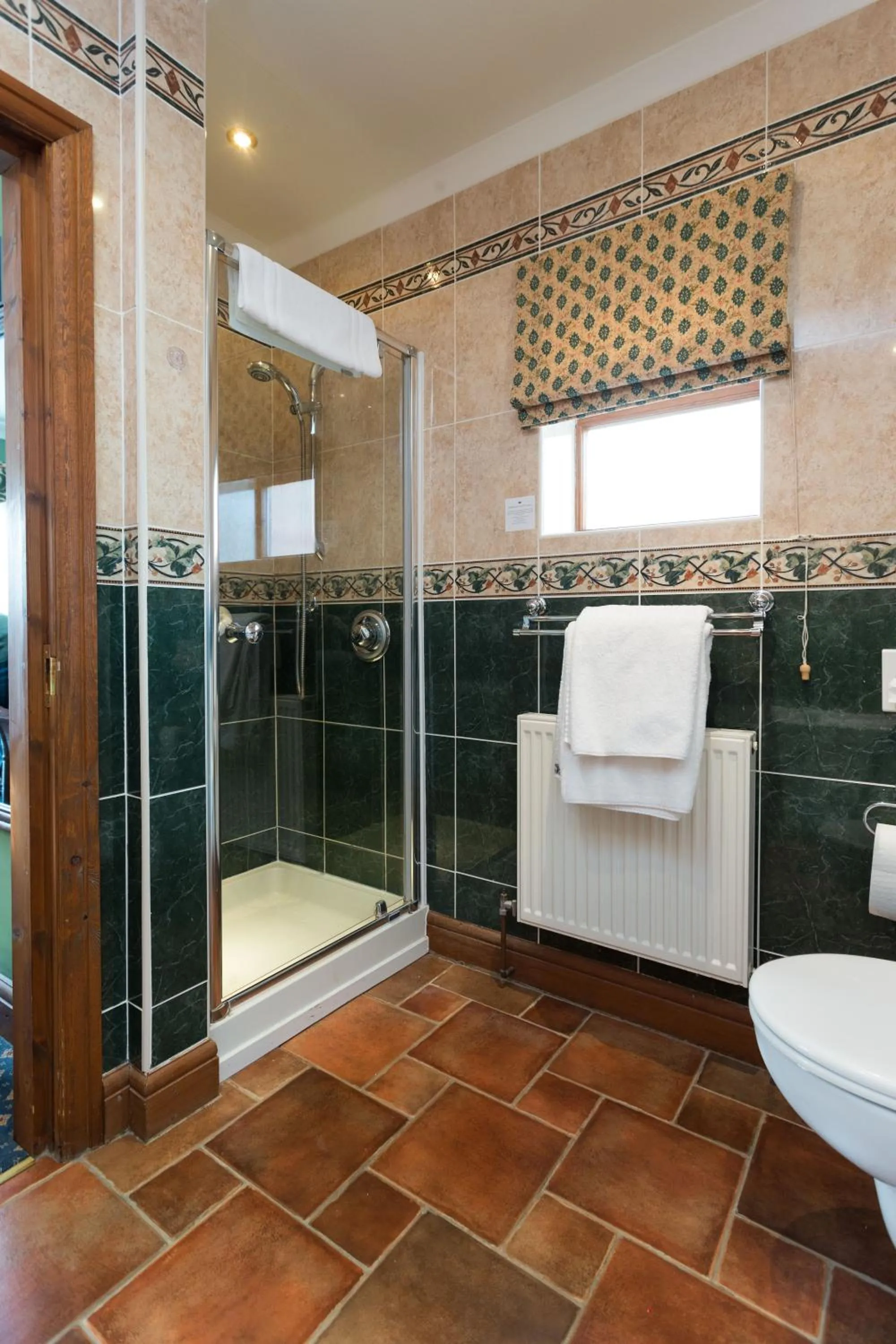 Bathroom in Best Western Sysonby Knoll Hotel