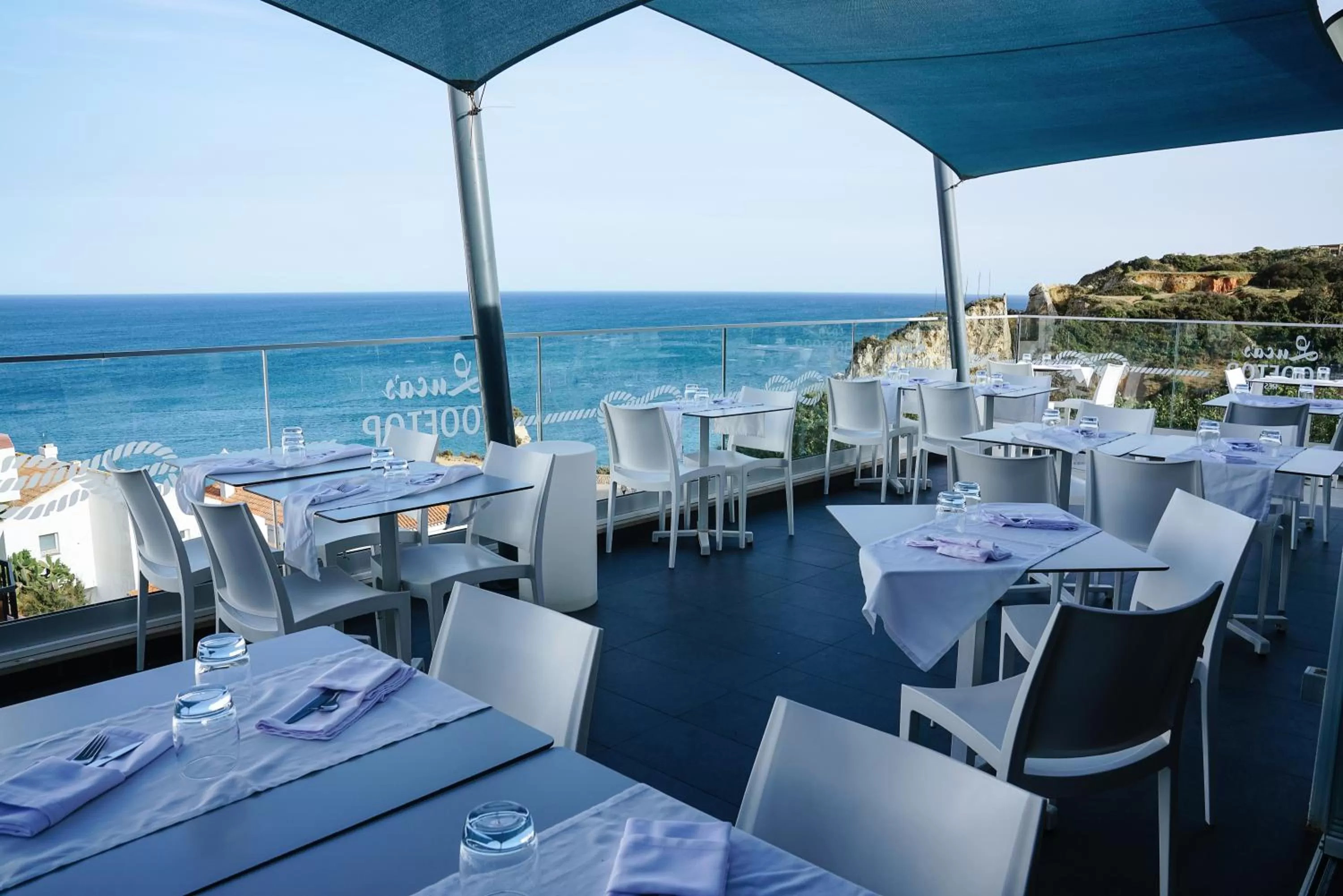 Restaurant/places to eat in Carvi Beach Hotel