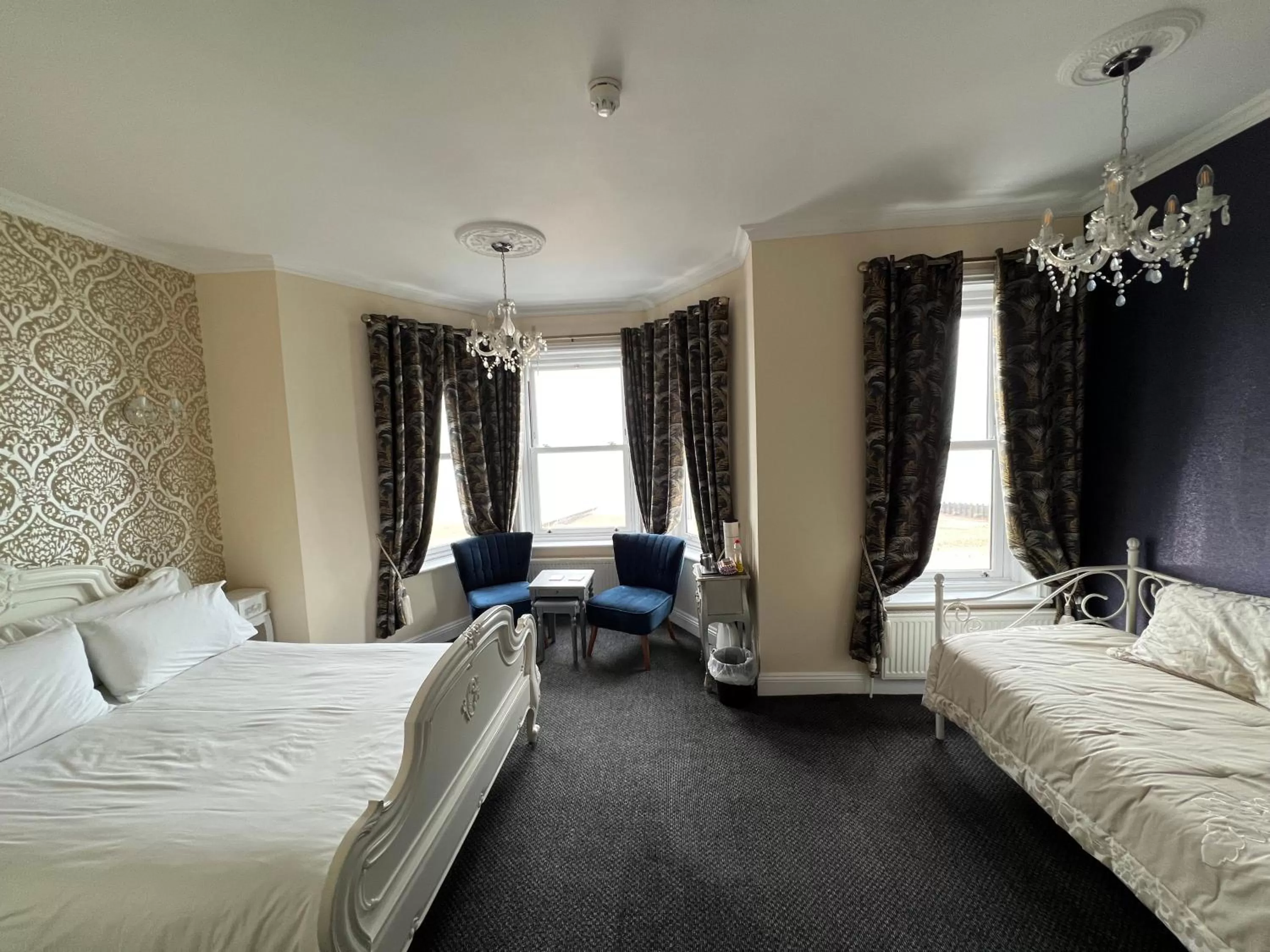 Photo of the whole room in Atlanta