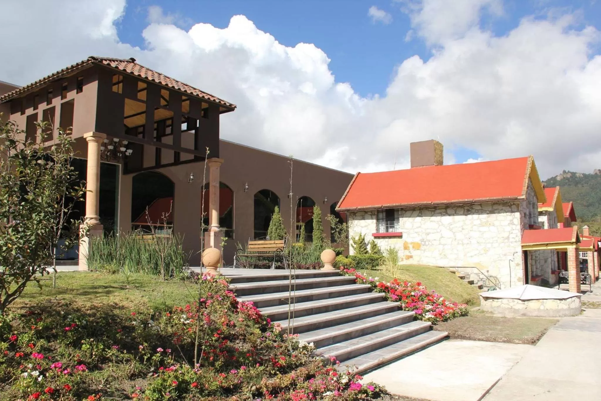 Property building in Hotel Real de San Antonio