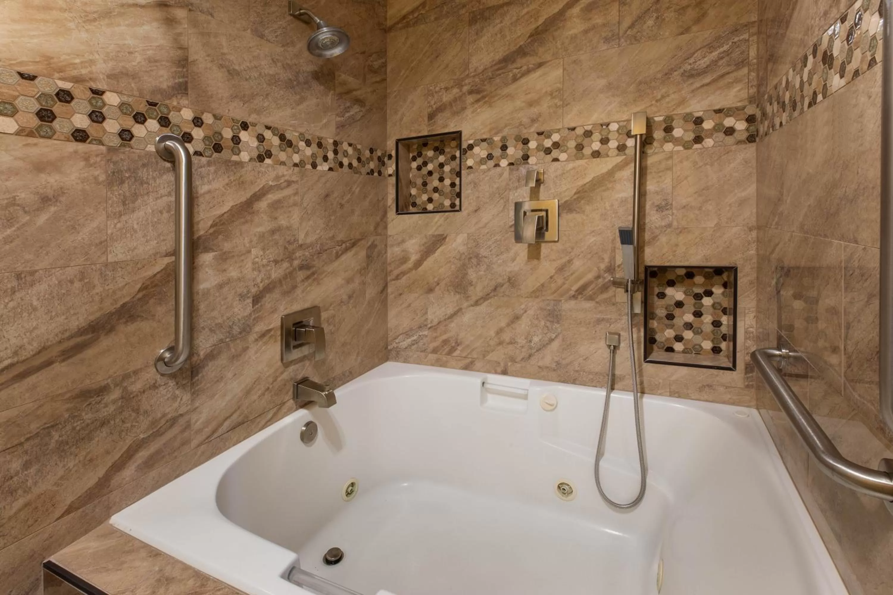 Shower in Hotel Vinea Healdsburg