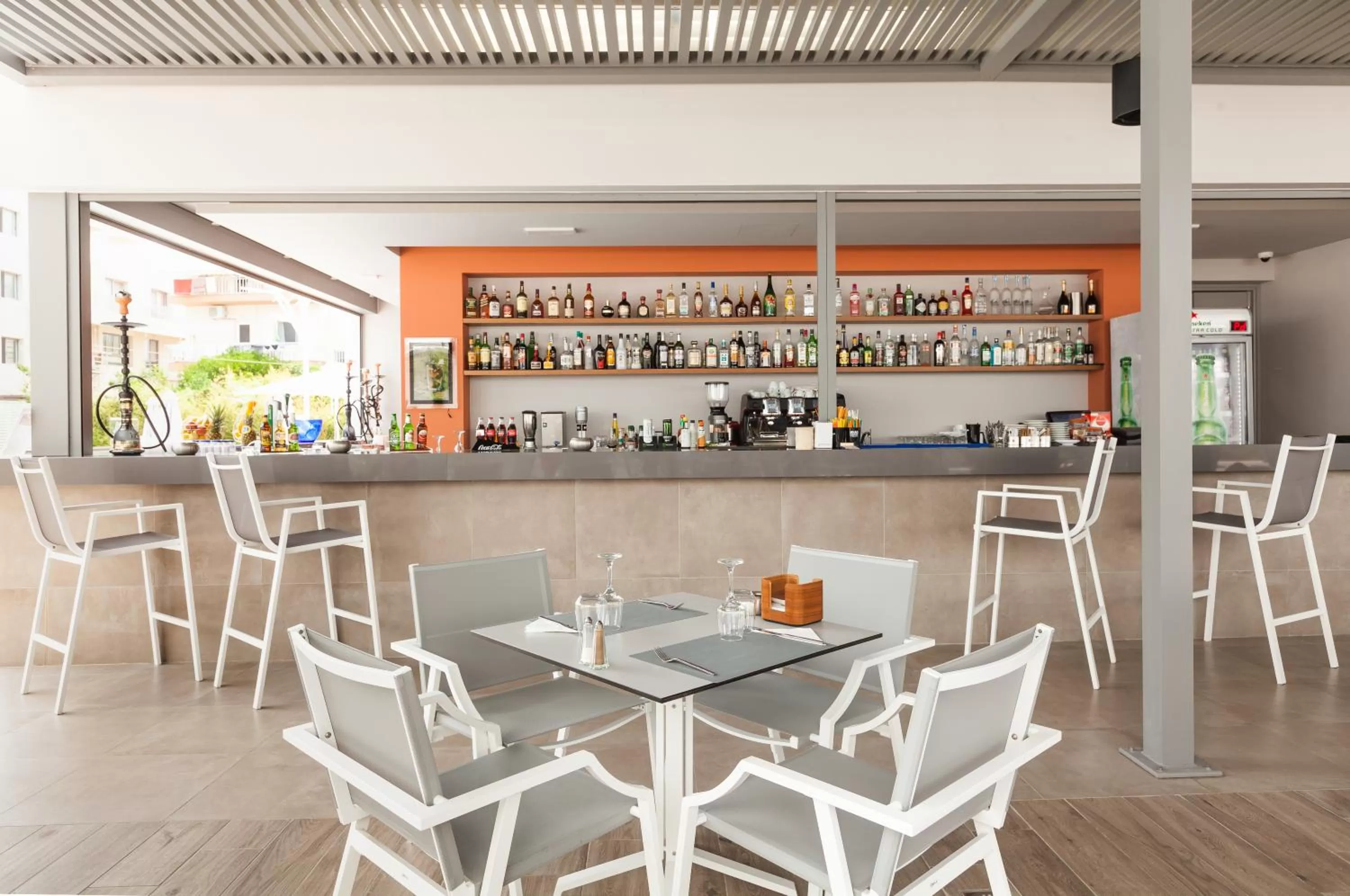 Restaurant/places to eat in Blue Lagoon City Hotel