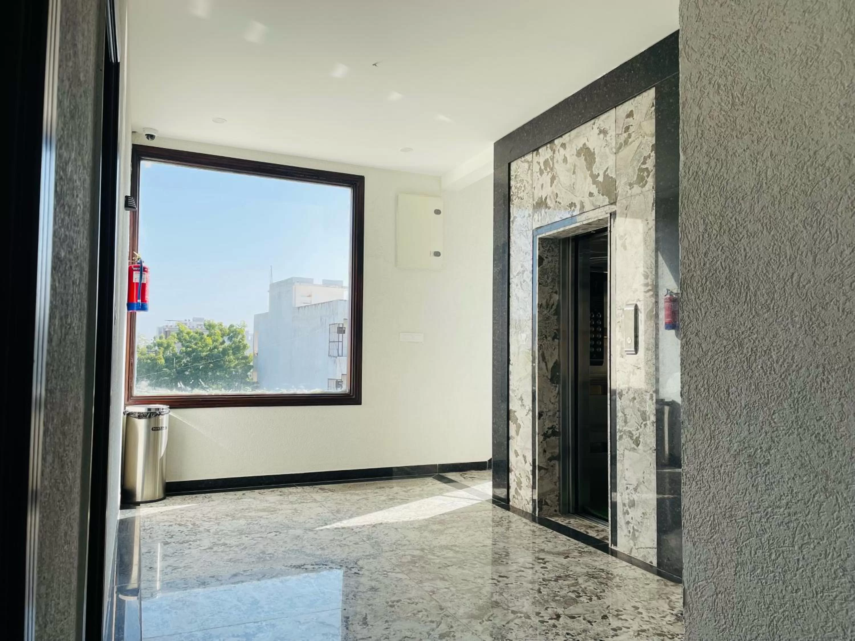 Area and facilities in Clover Inn