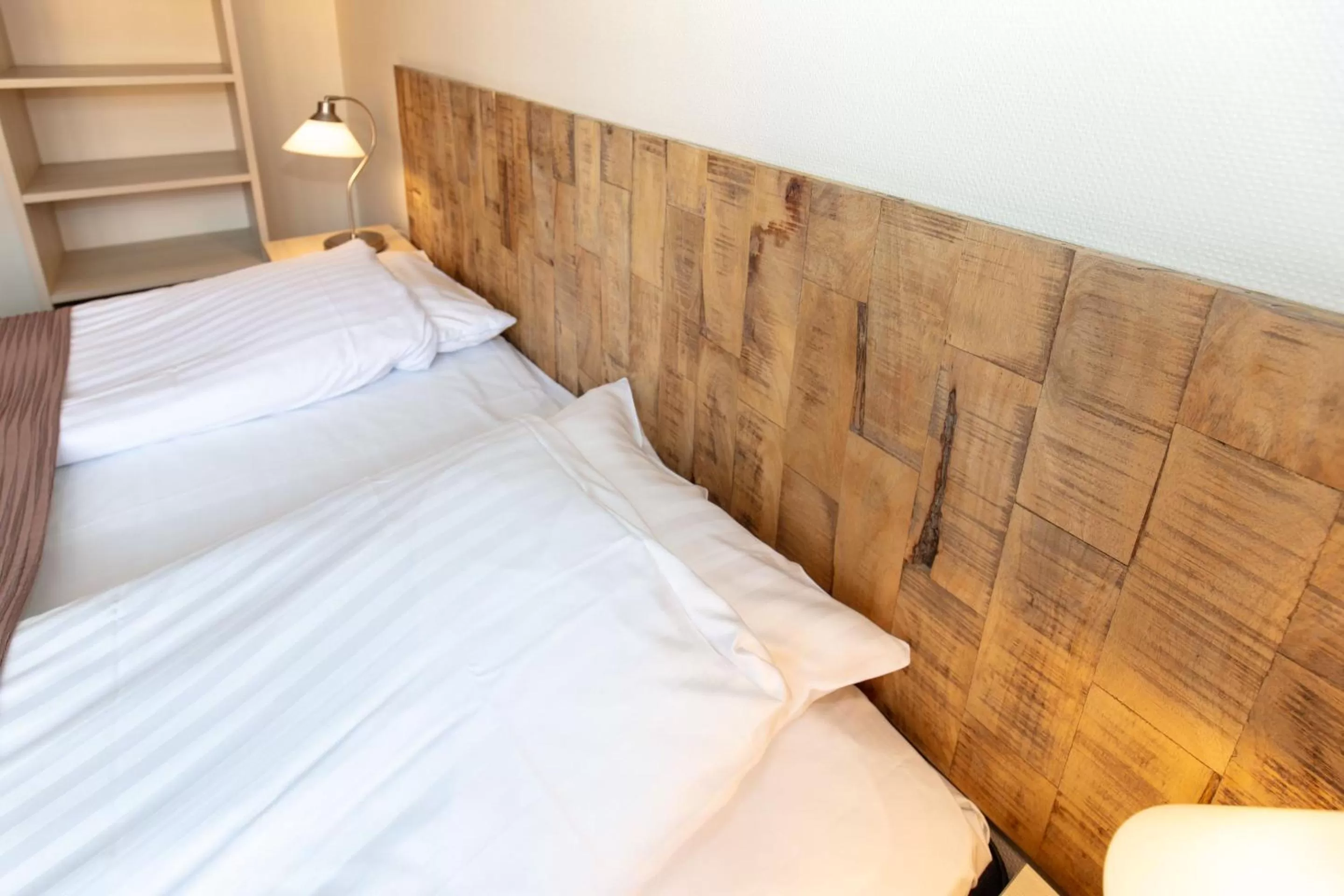 Bed in Foldens Hotel