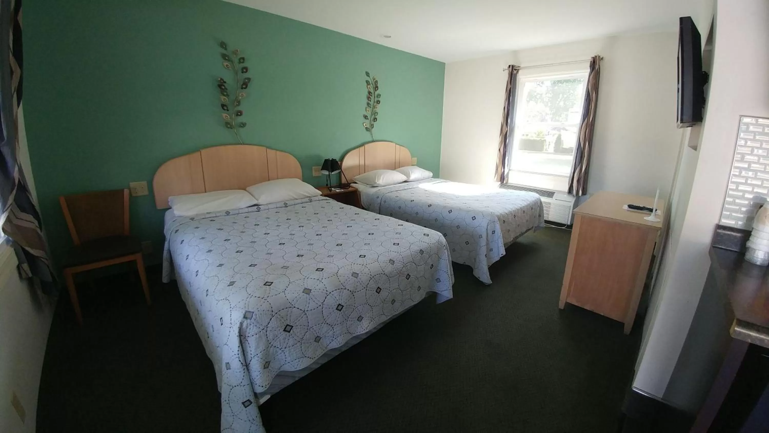 Bedroom, Bed in Motel 57