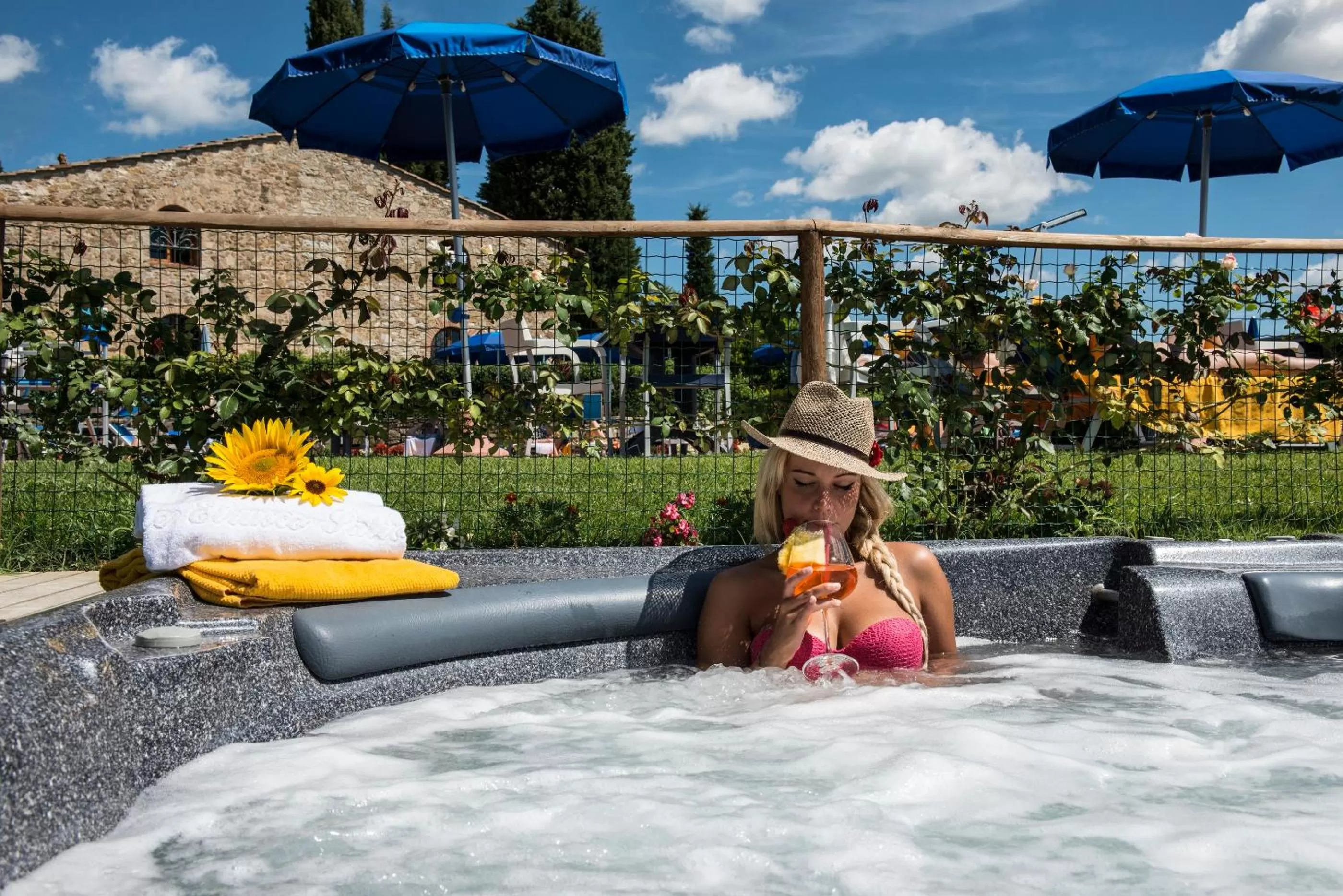 Hot Tub in Hotel Belvedere Di San Leonino