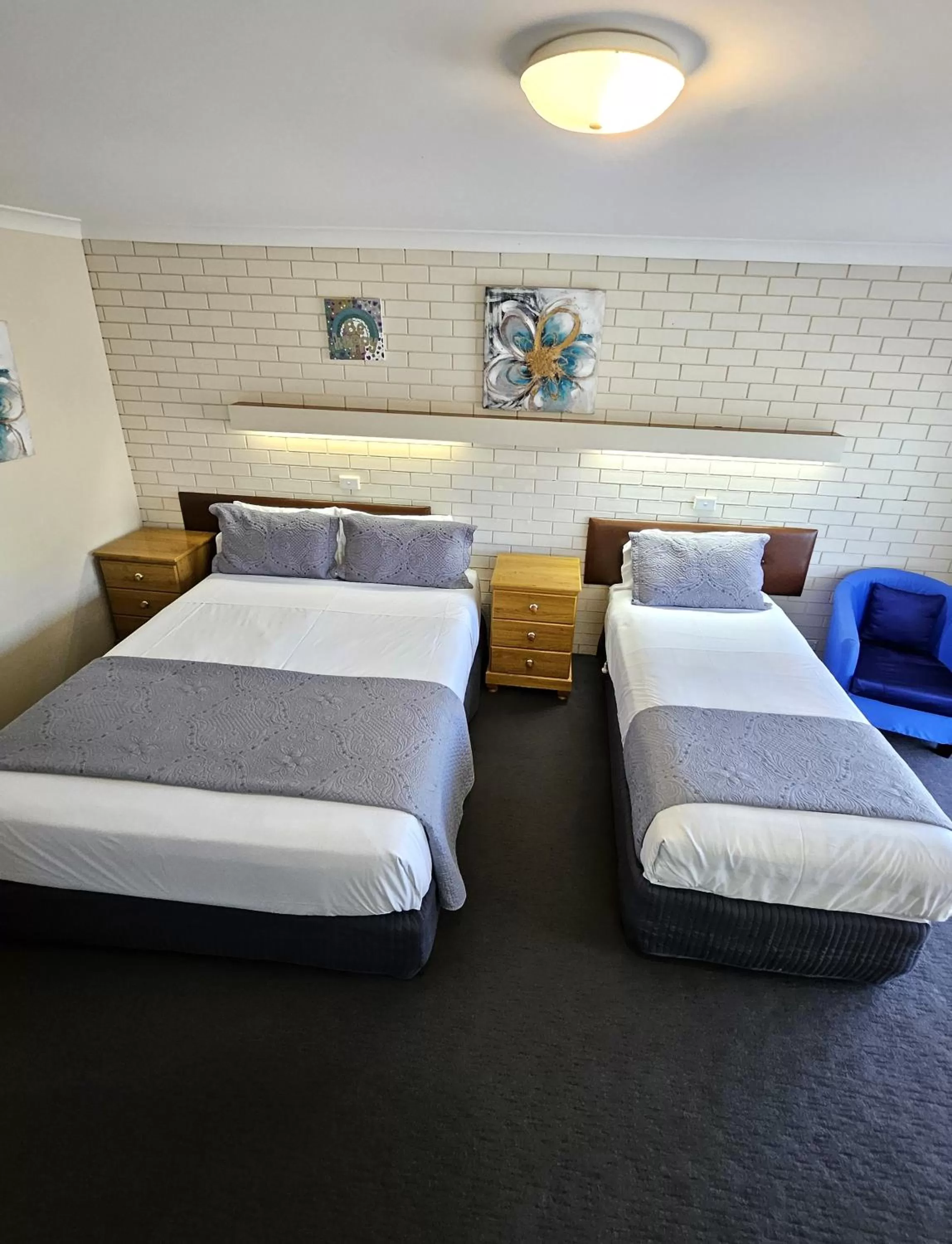 Bed in Alfred Motor Inn