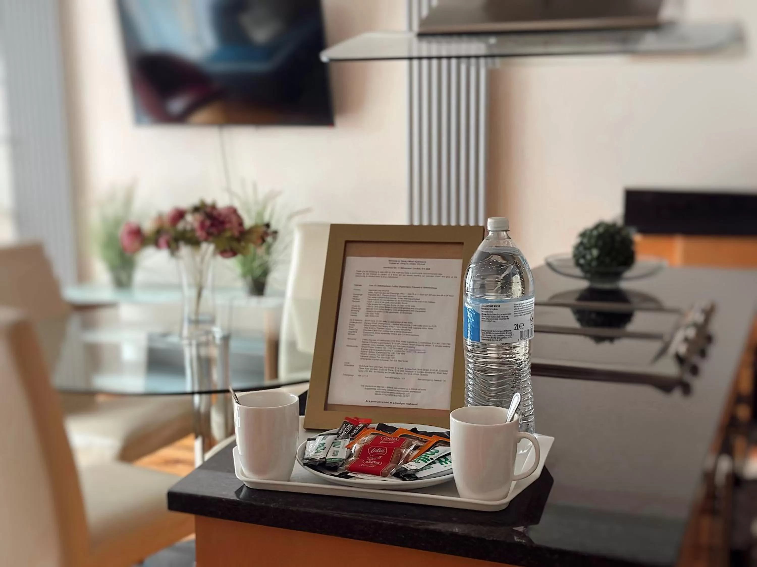 Kitchen or kitchenette in Canary Wharf - Luxury Apartments