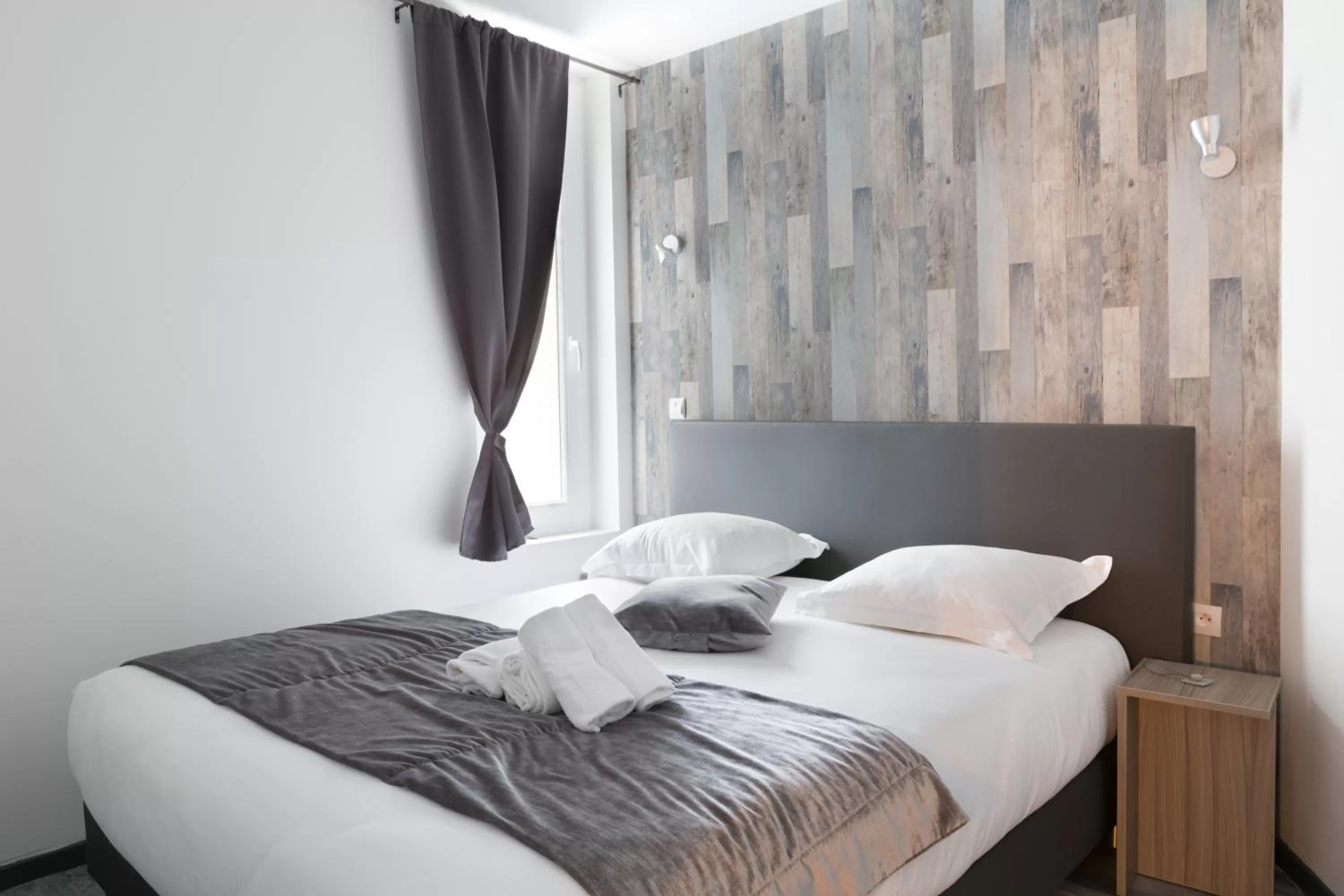 Photo of the whole room, Bed in Lille City Hotel