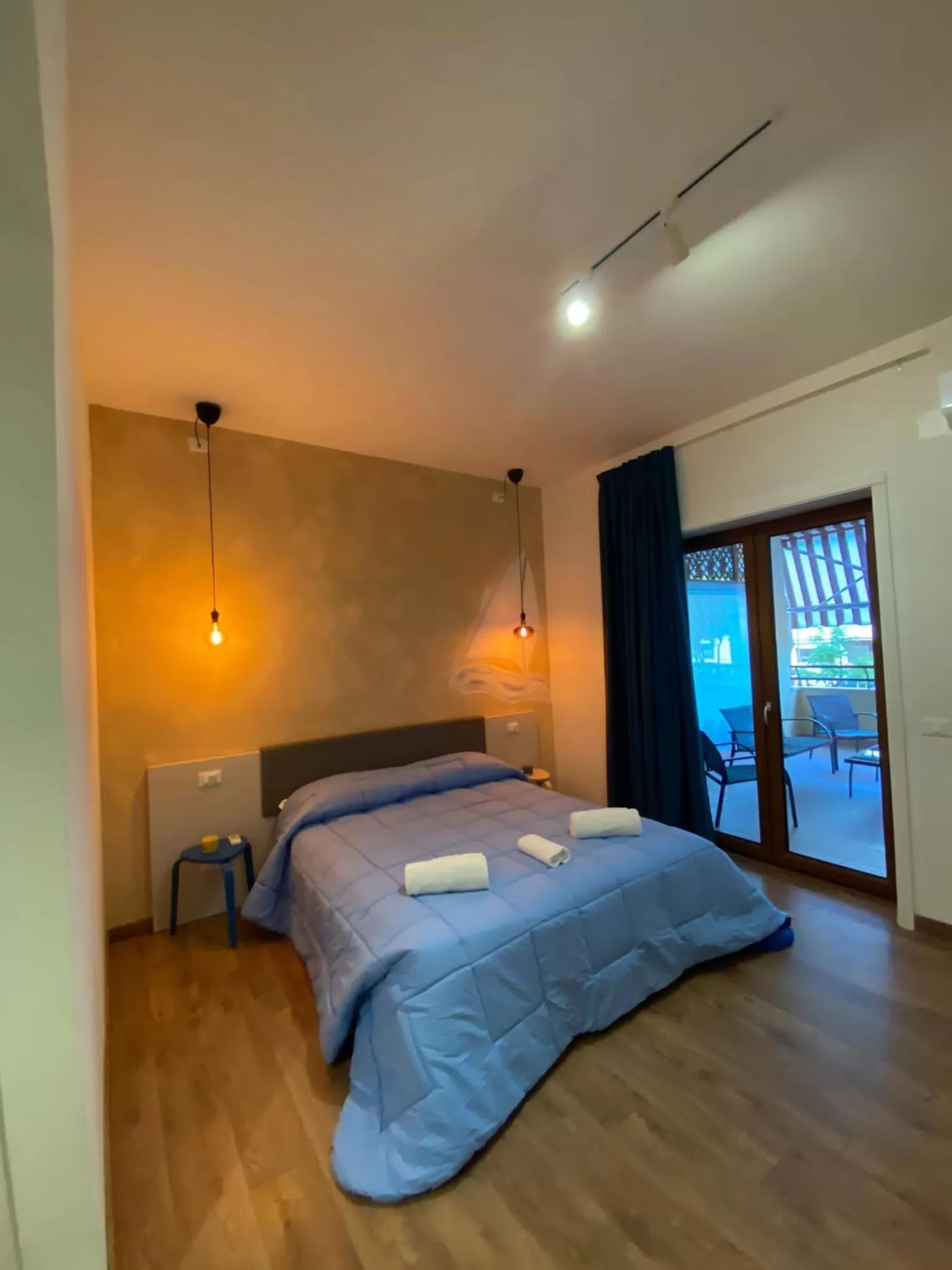 Bed in Sorrento B&amp;D Rooms