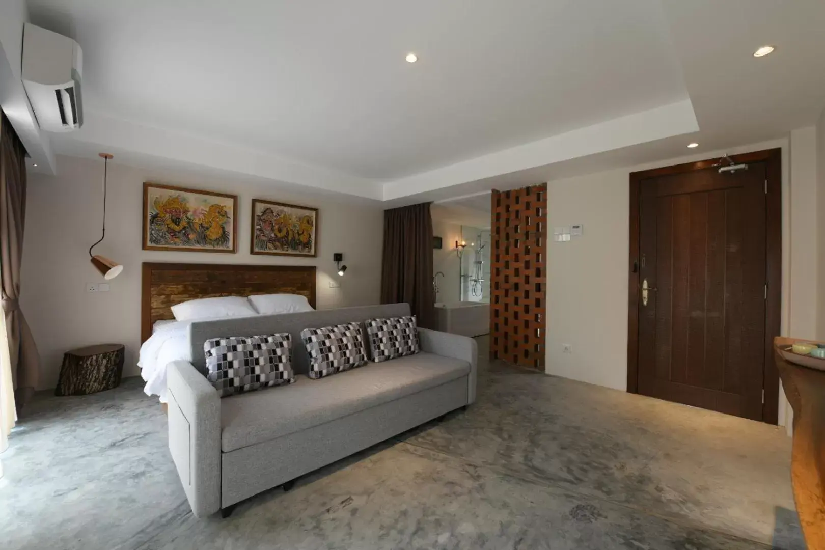 Family Room with Balcony in 38PC Boutique Hotel Family Room with Balcony in 38PC Boutique Hotel