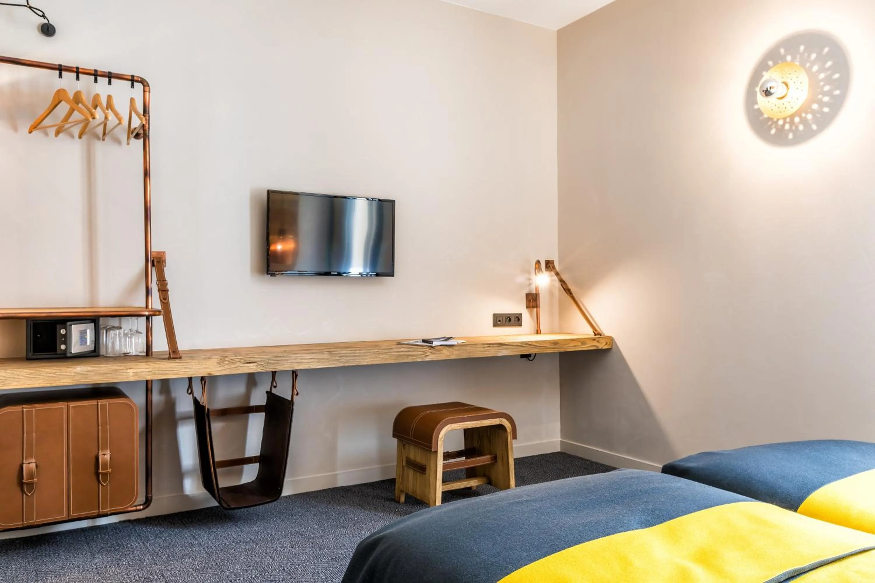 TV and multimedia in Hotel Restaurant Au Boeuf Couronné