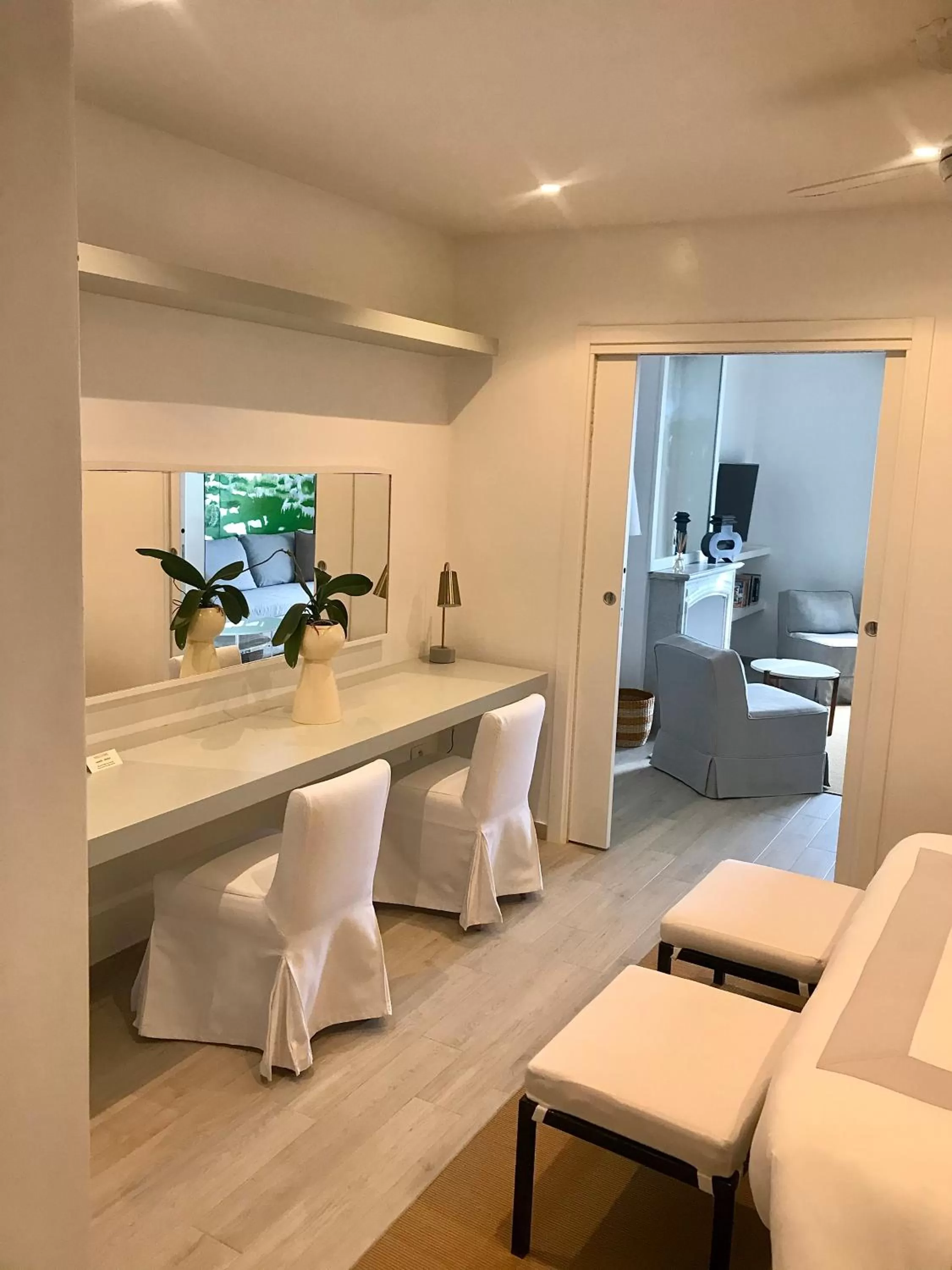 Bedroom in Les Lilas