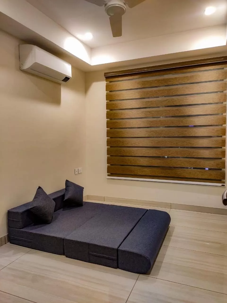 Living room in RR Mount Elite Suites