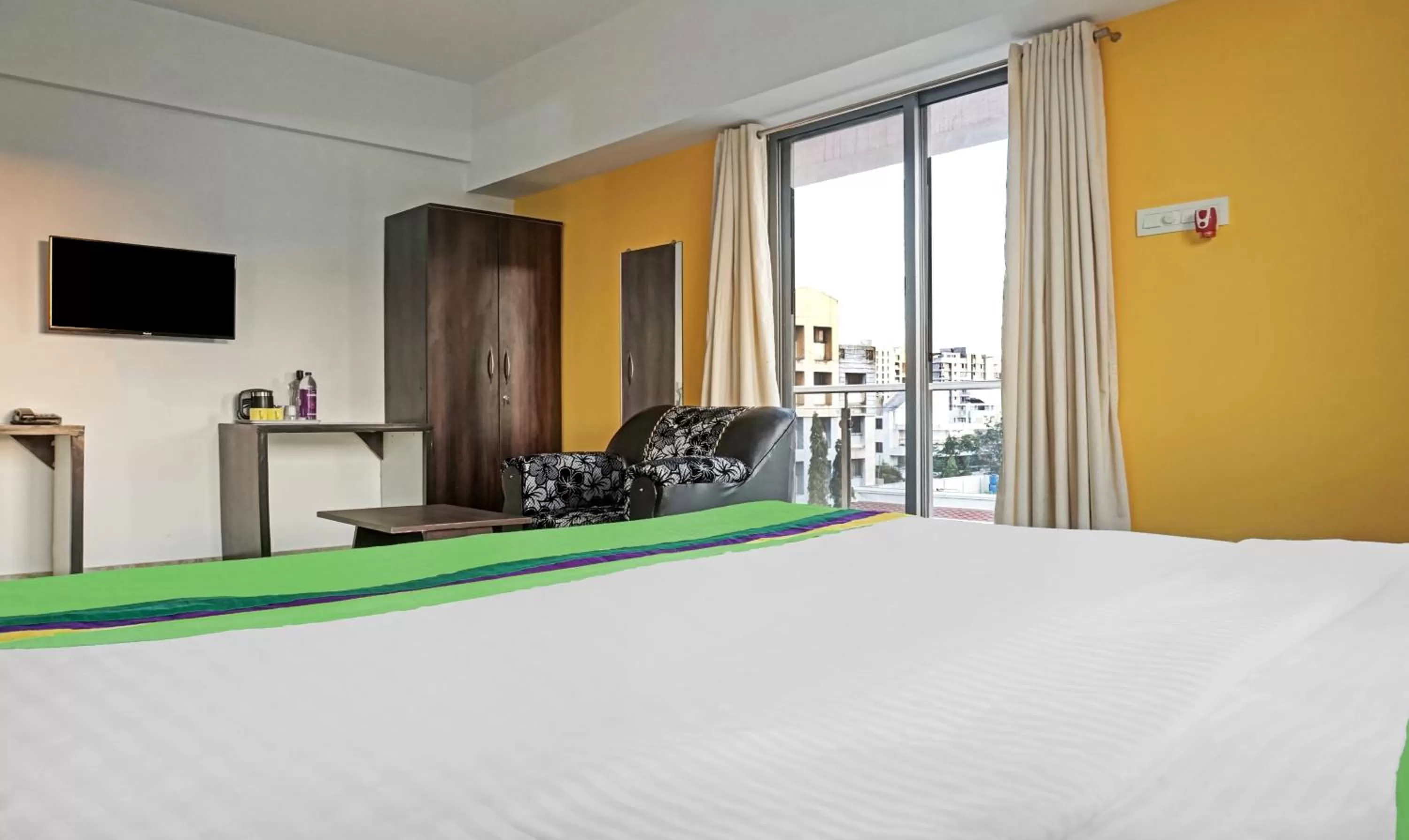 Bedroom, Bed in Treebo Atithi Corporate Stay Baner IT Hub