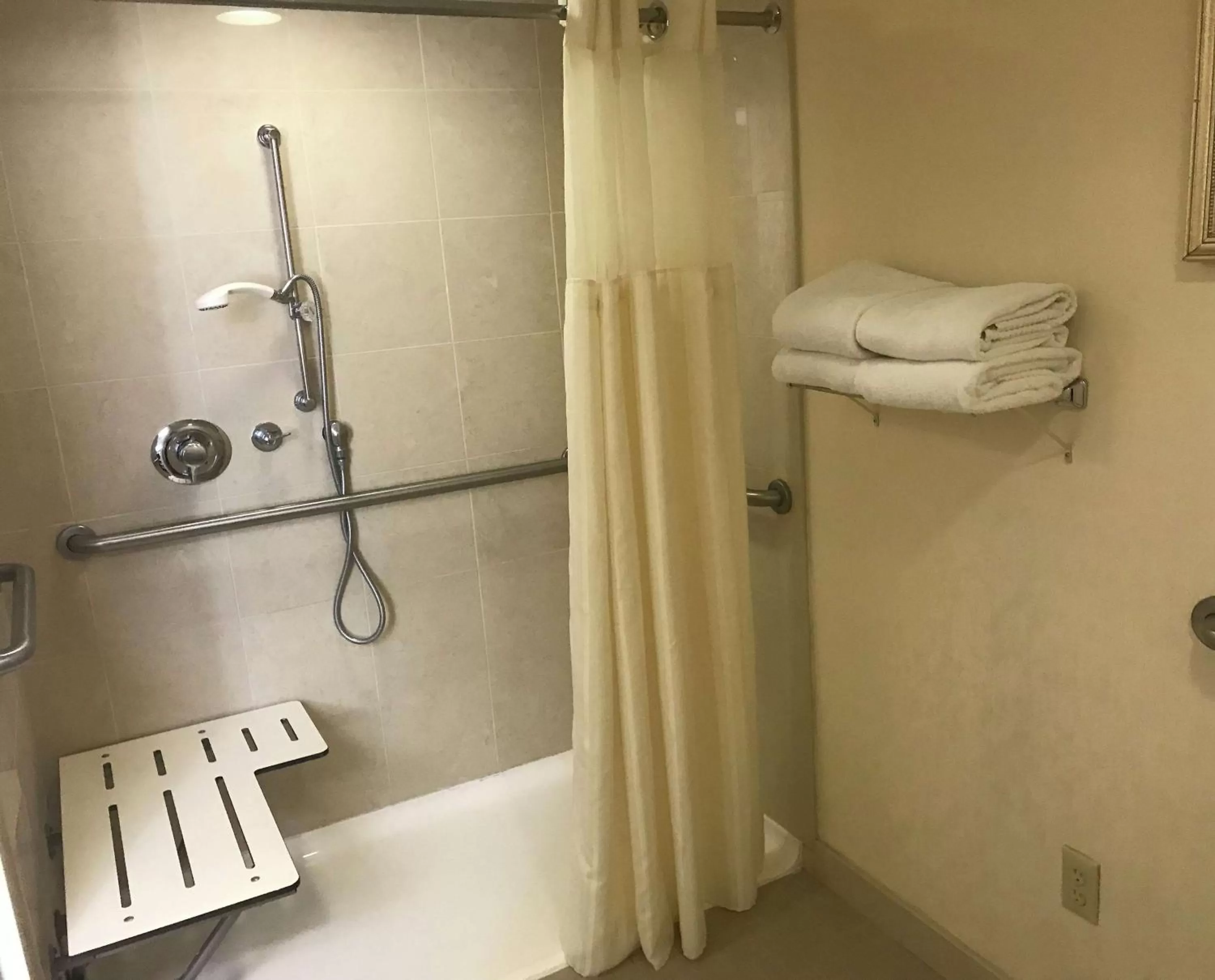 Bathroom in Hilton Woodcliff Lake