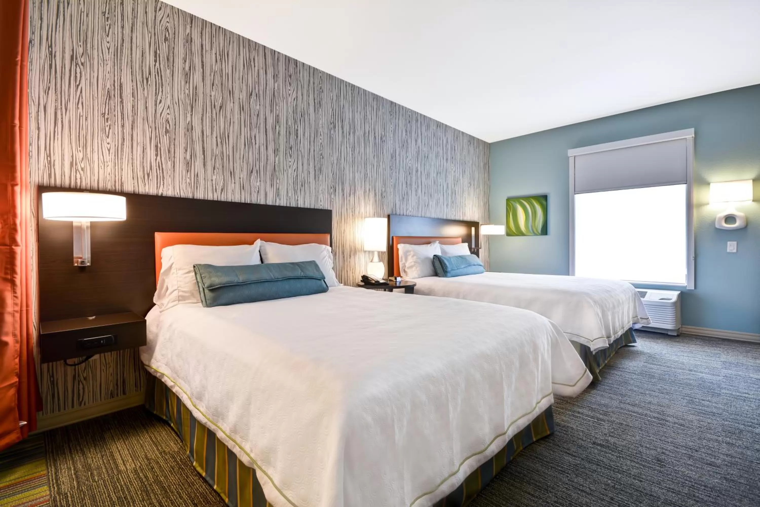 Bed in Home2 Suites By Hilton Evansville