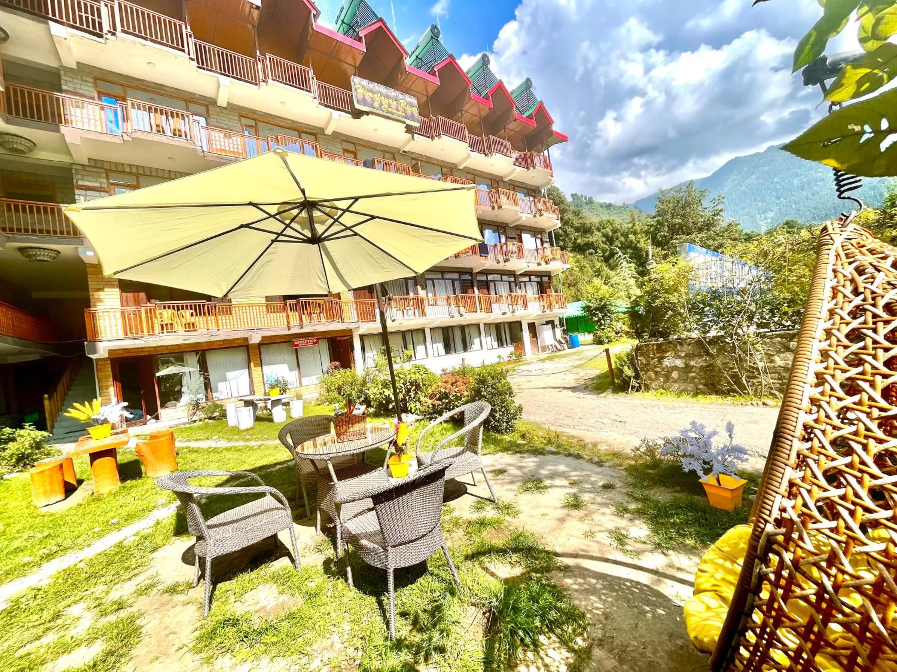 Himalayan Riverside Resort, Manali