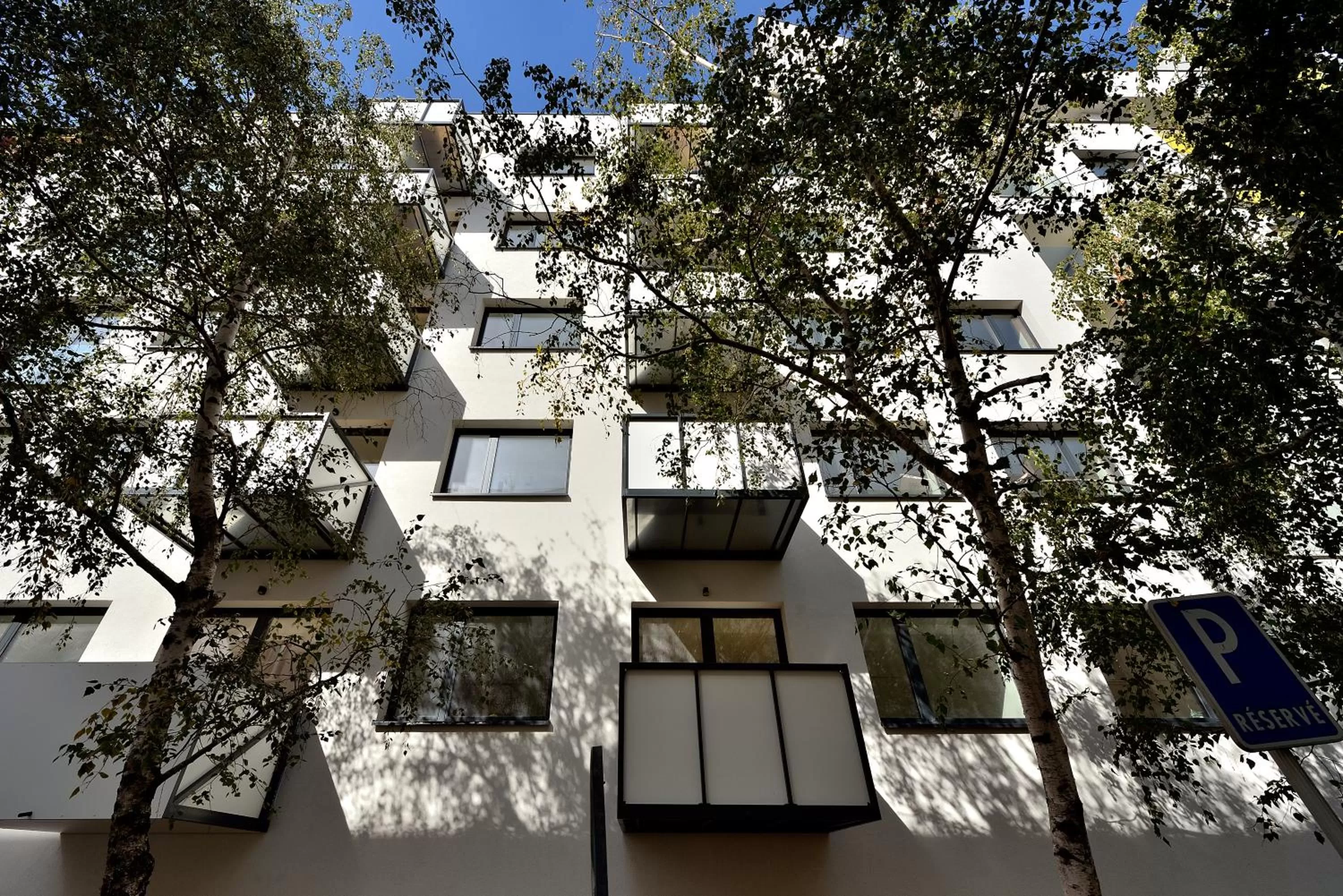 Facade/entrance in Smart & Green Living by Ambiente