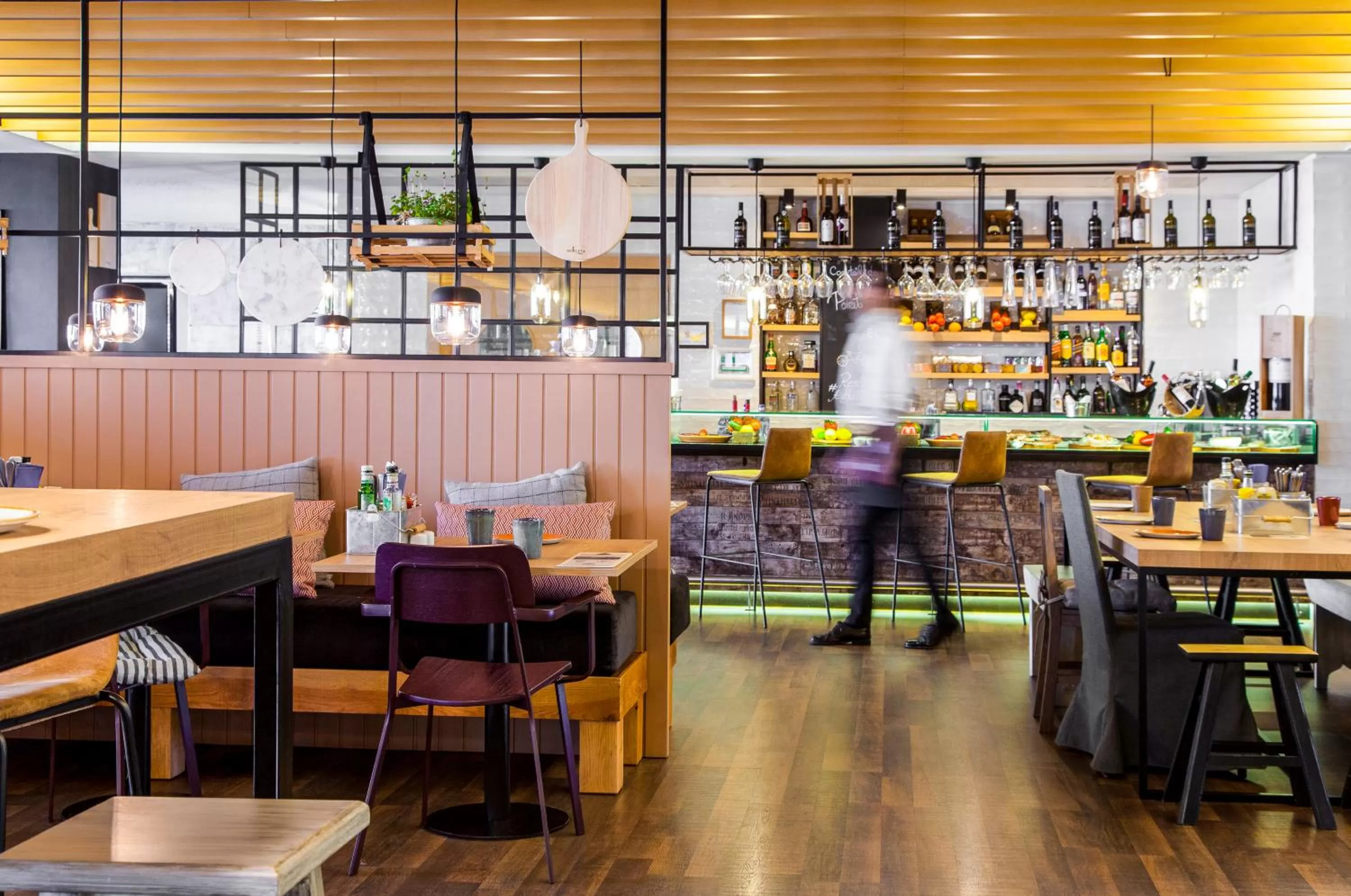 Lounge or bar in Novotel Lisboa