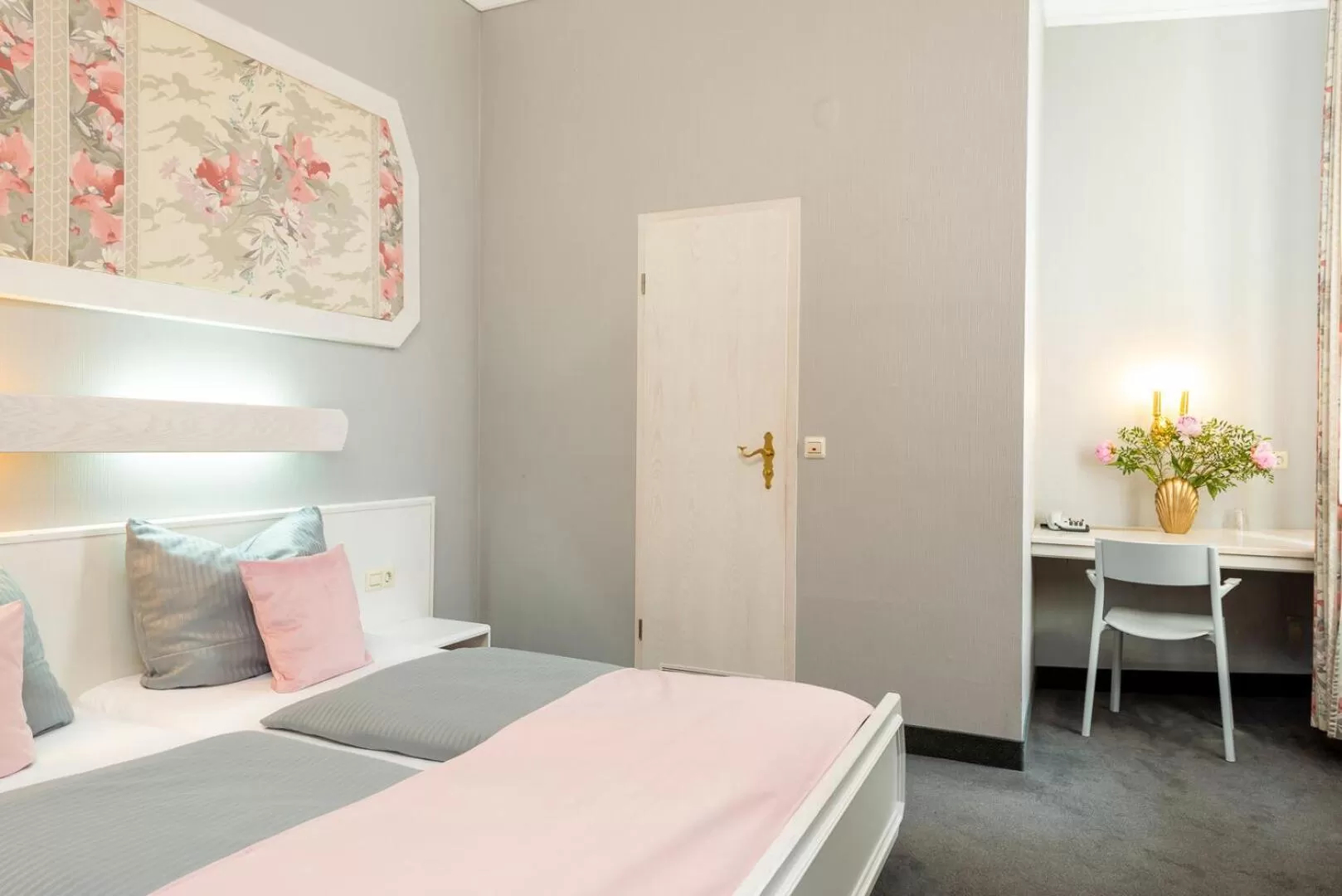 Bed in W22 Hotel am Kurfürstendamm