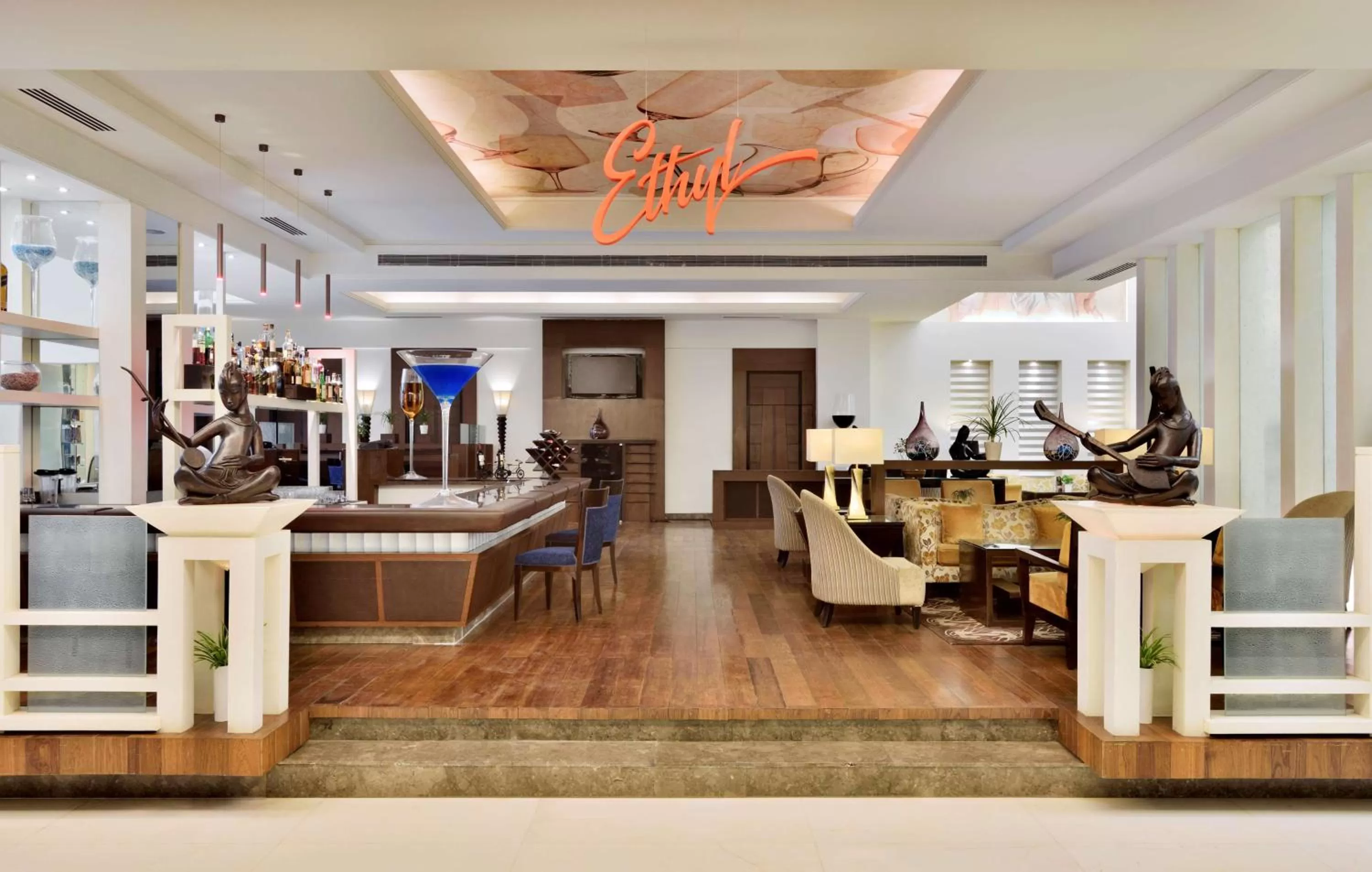 Lounge or bar in Radisson Noida