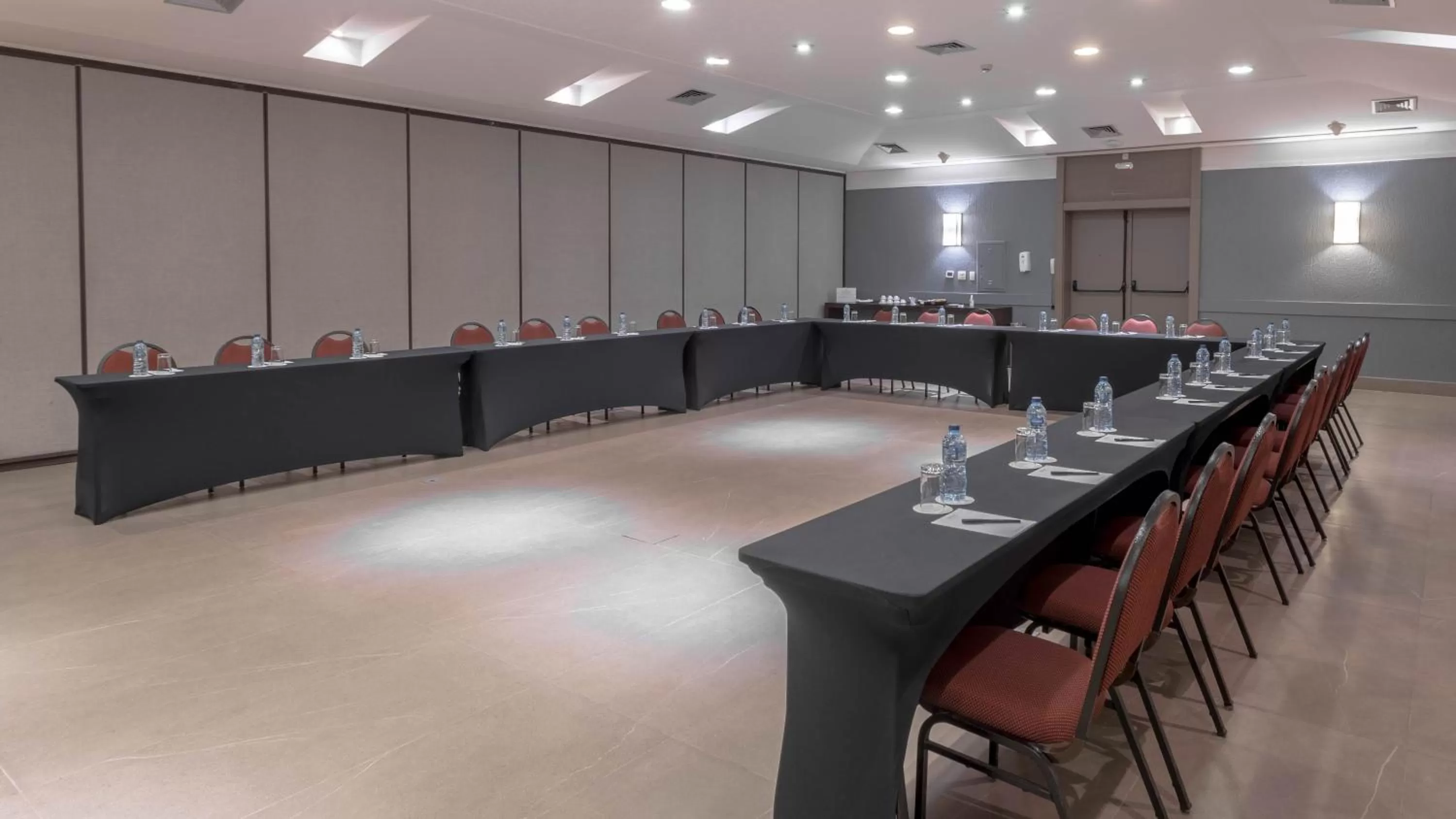 Meeting/conference room in Hotel Deville Prime Cuiabá