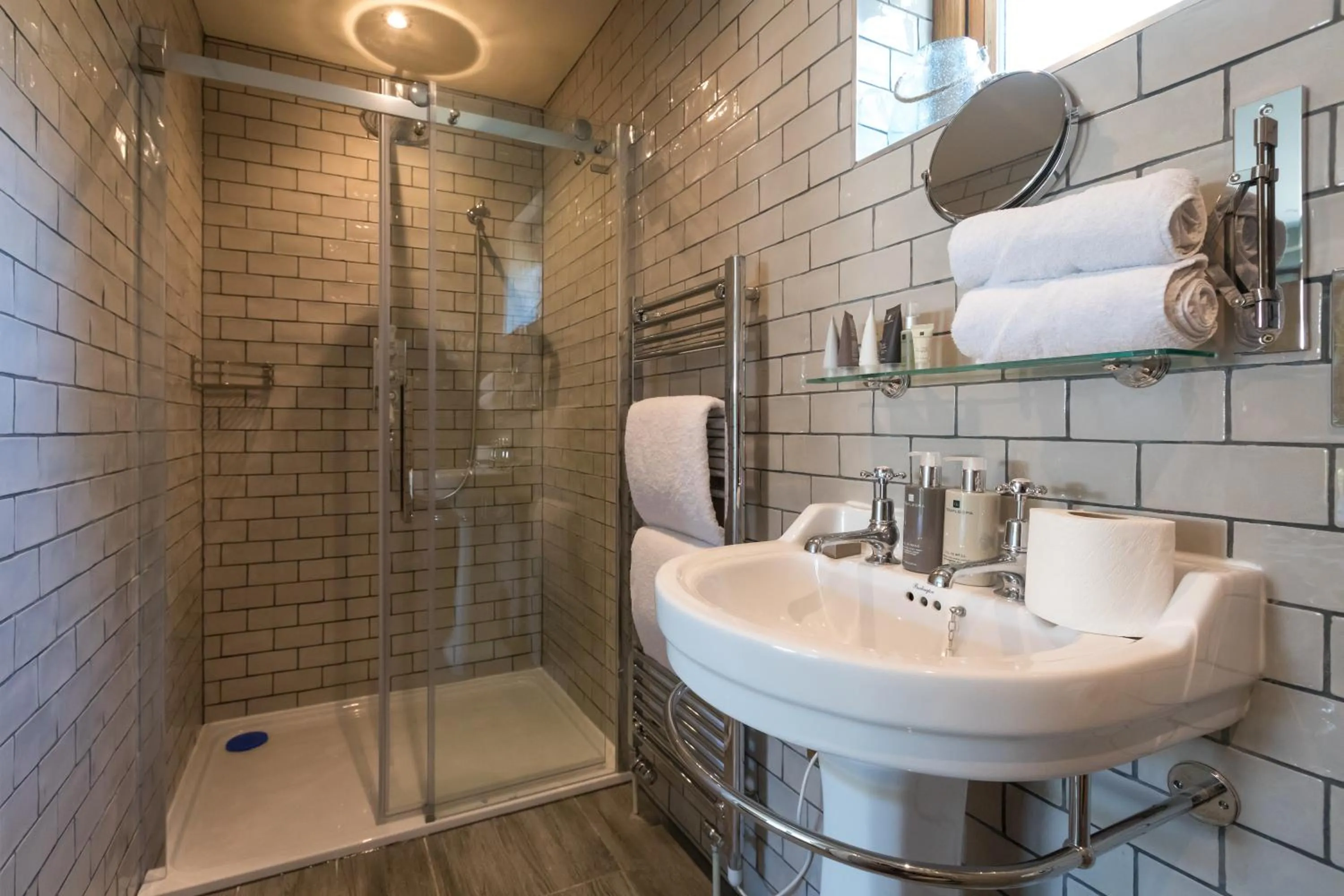 Bathroom in The Lion Bicester