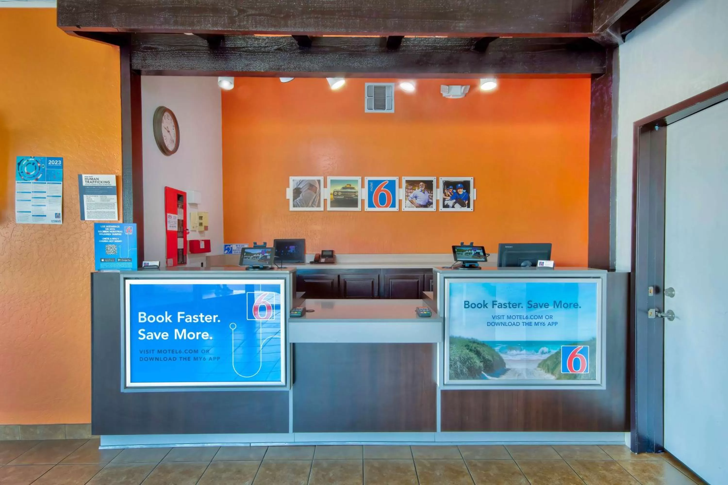 Lobby or reception in Motel 6-Santa Nella, CA - Los Banos
